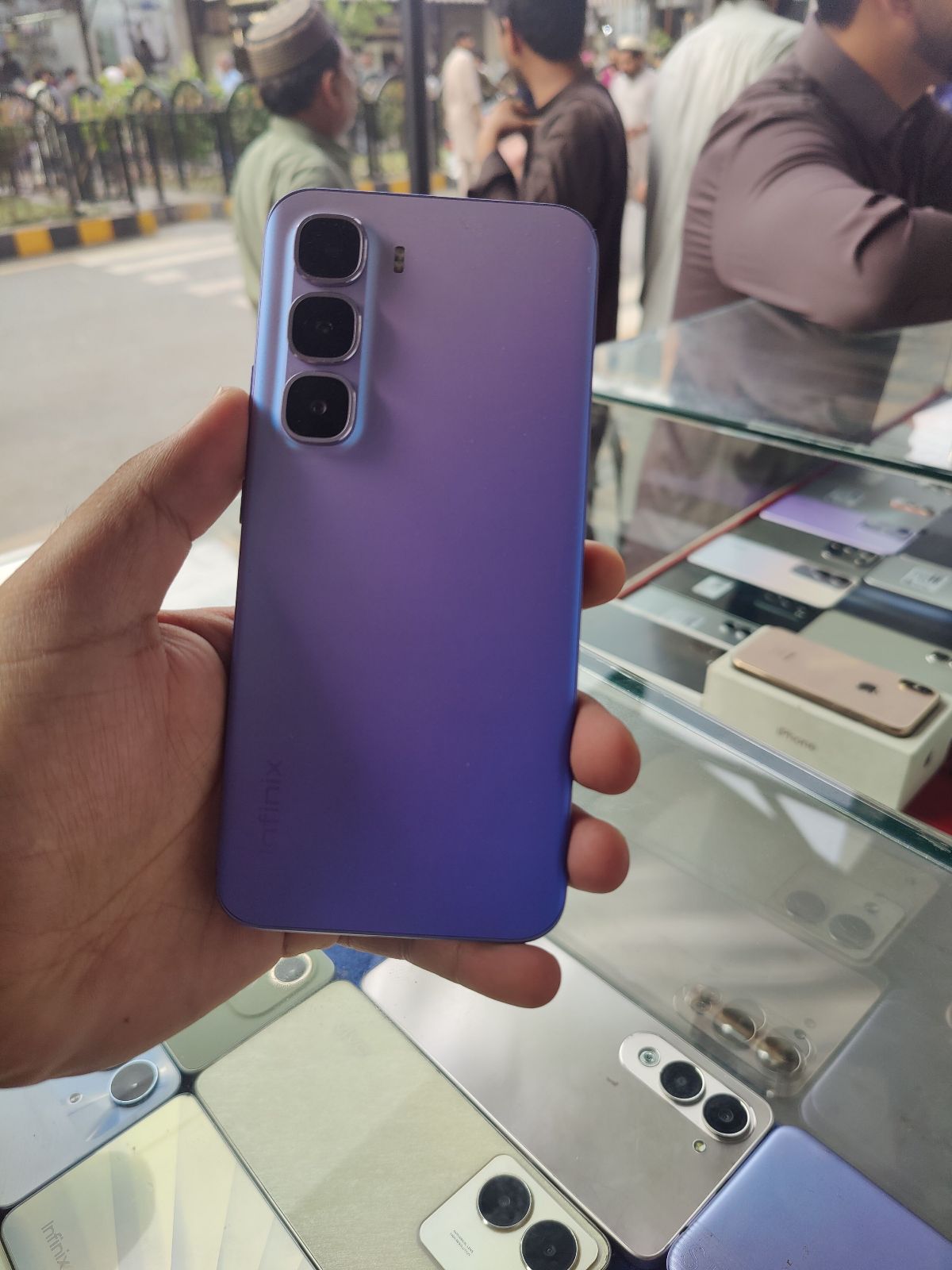 Infinix Hot 60 Pro+ · 8GB / 256GB - photo 1