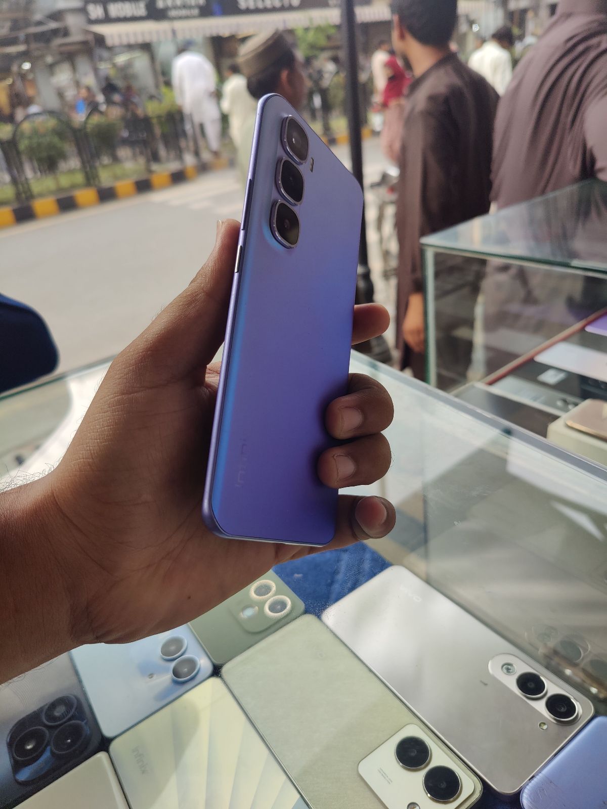 Infinix Hot 60 Pro+ · 8GB / 256GB - photo 2