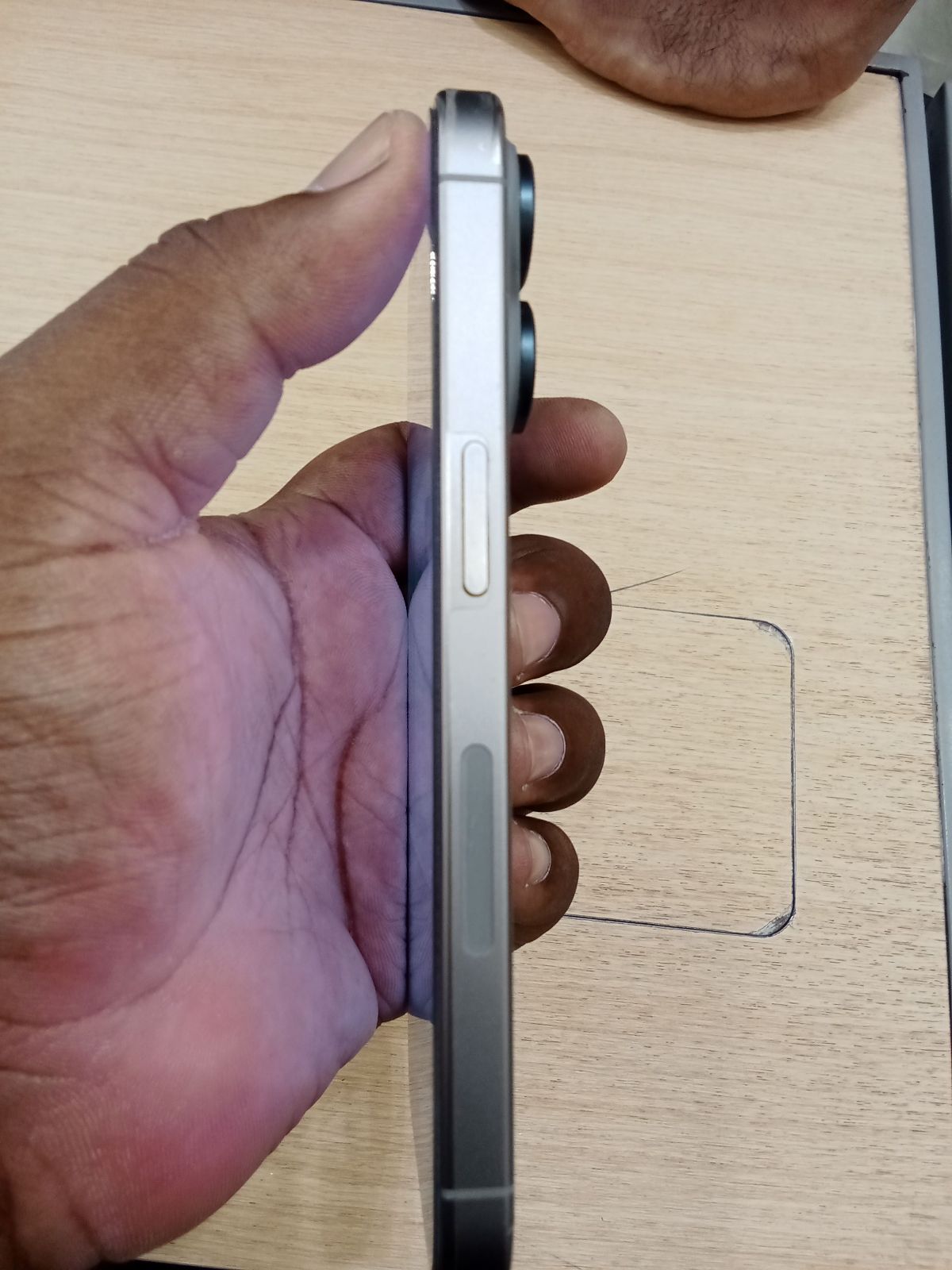 iPhone 15 Pro · 512GB - photo 3