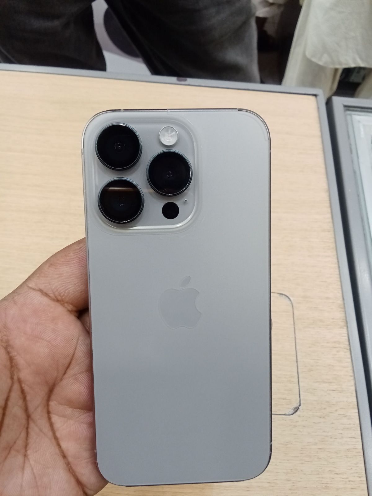 iPhone 15 Pro · 512GB - photo 1