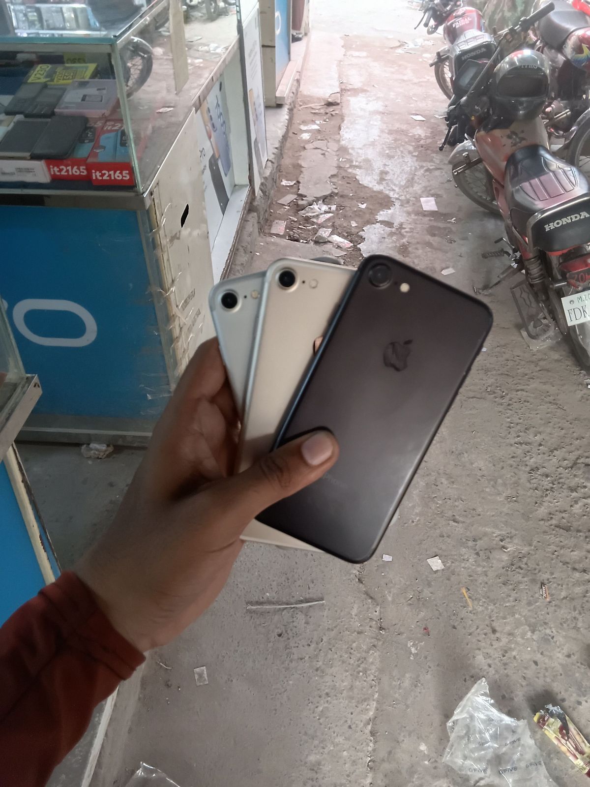 iPhone 7 · 32GB - photo 2