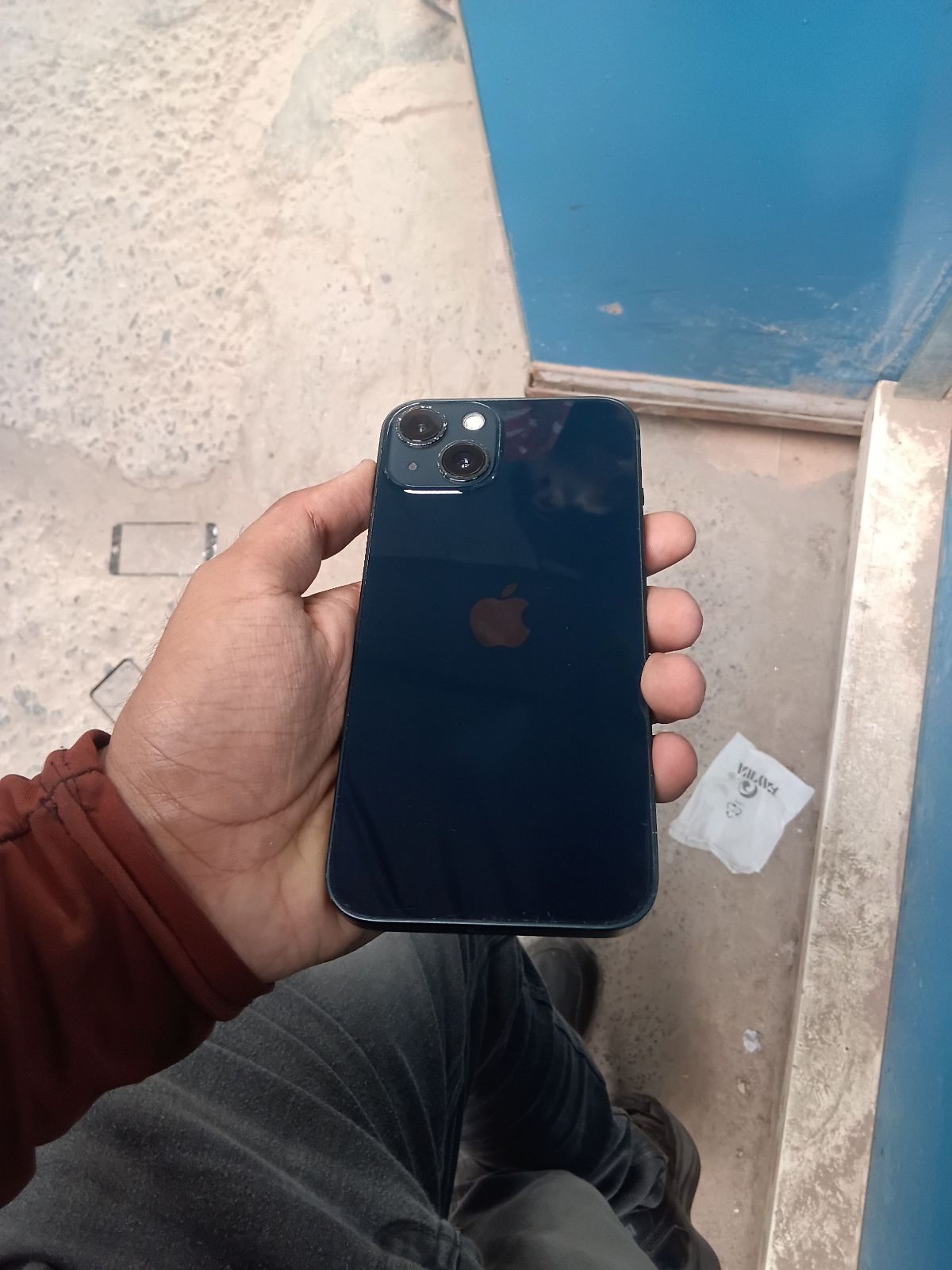 iPhone 13 · 128GB - photo 1