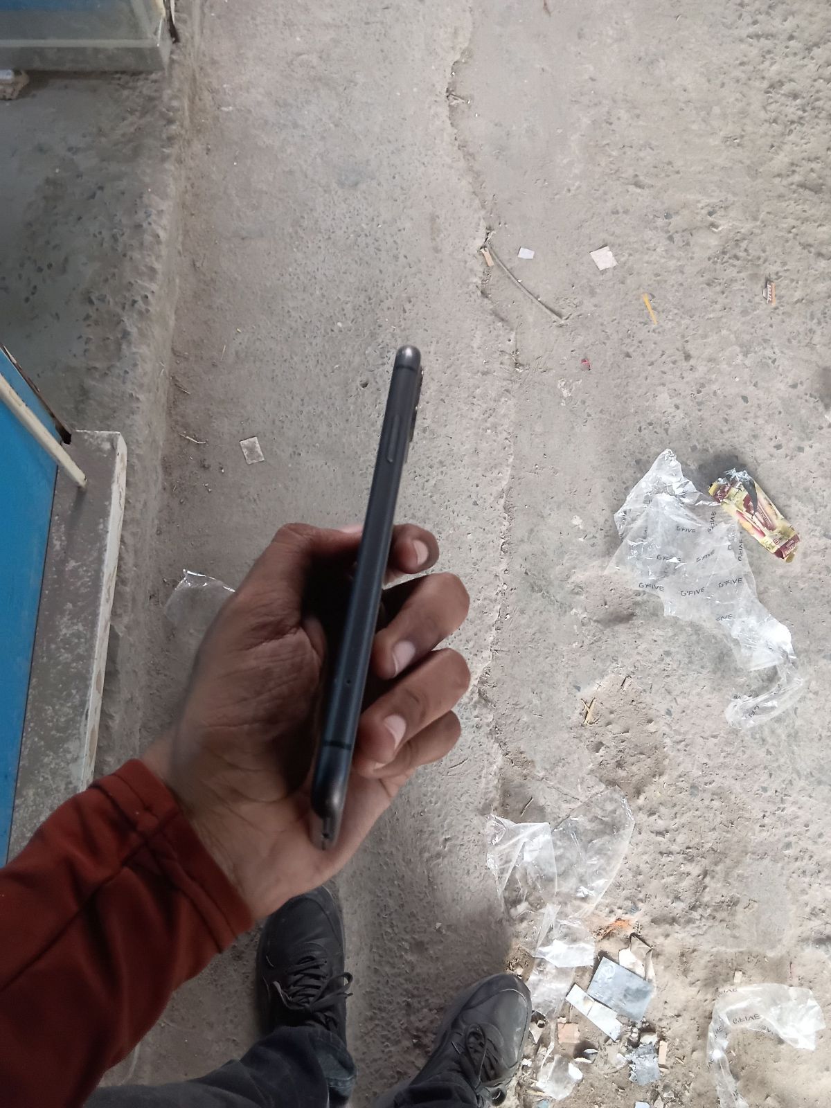iPhone 11 · 64GB - photo 5