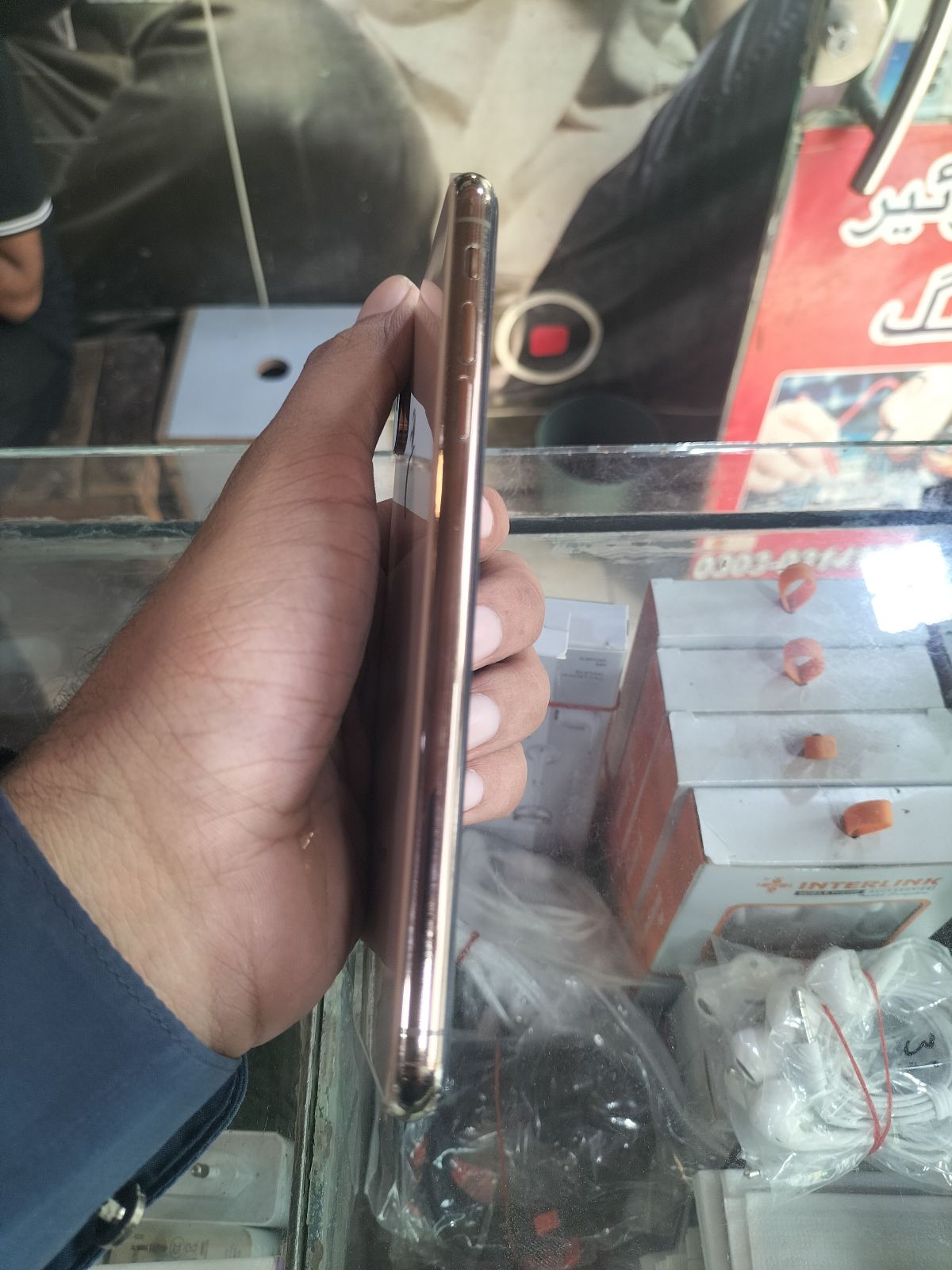 iPhone XS Max · 256GB - photo 4