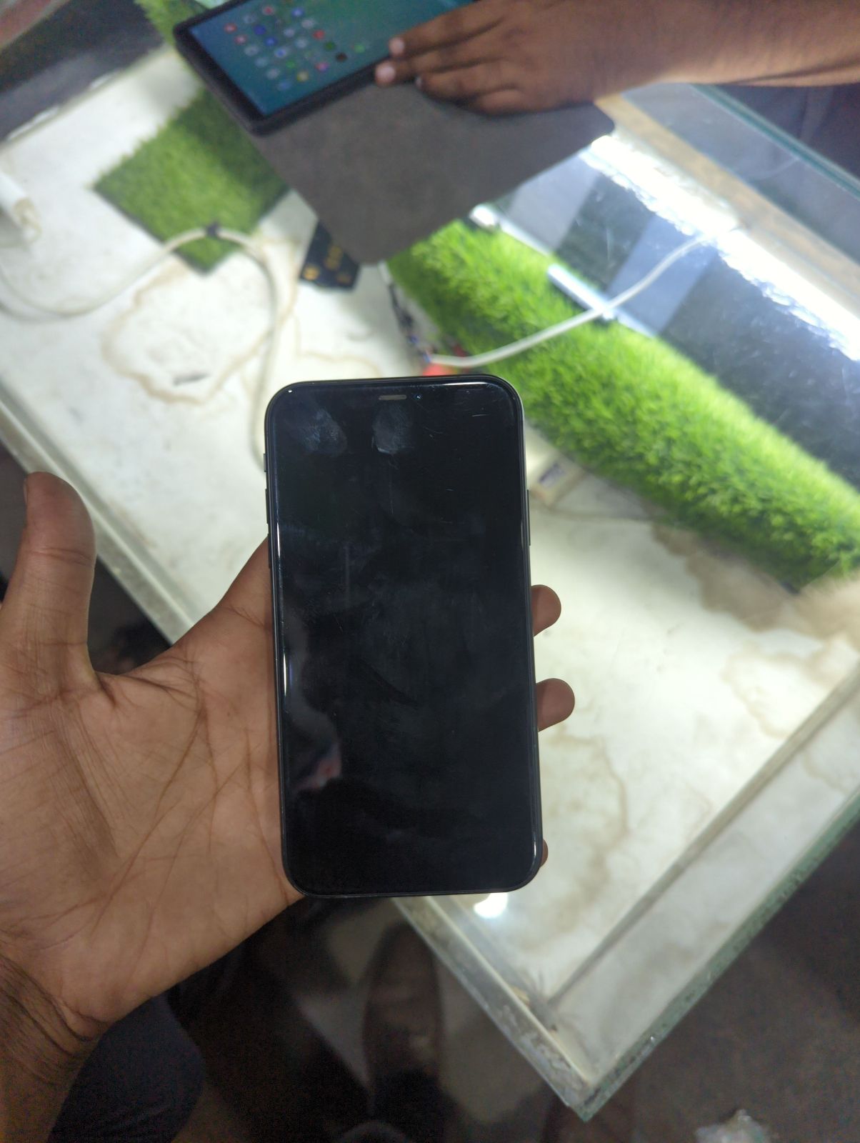 iPhone 11 · 128GB - photo 2