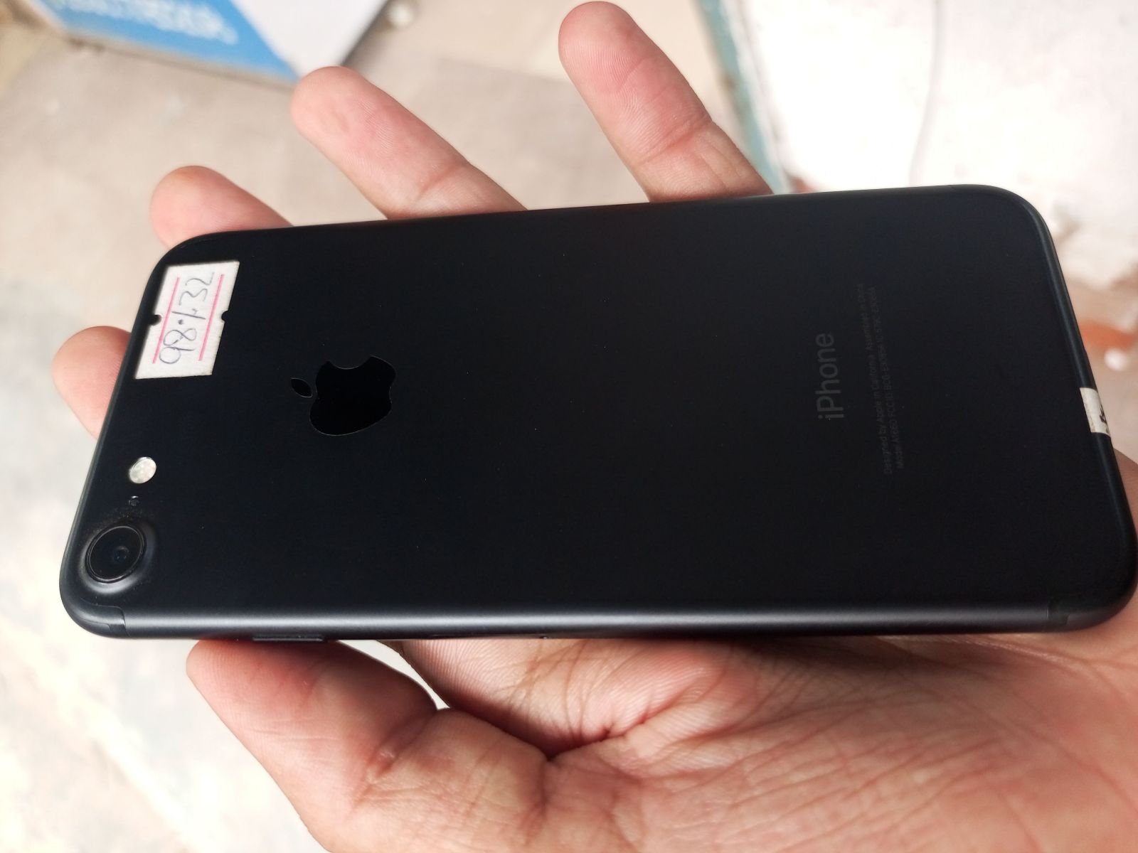 iPhone 7 · 32GB - photo 1