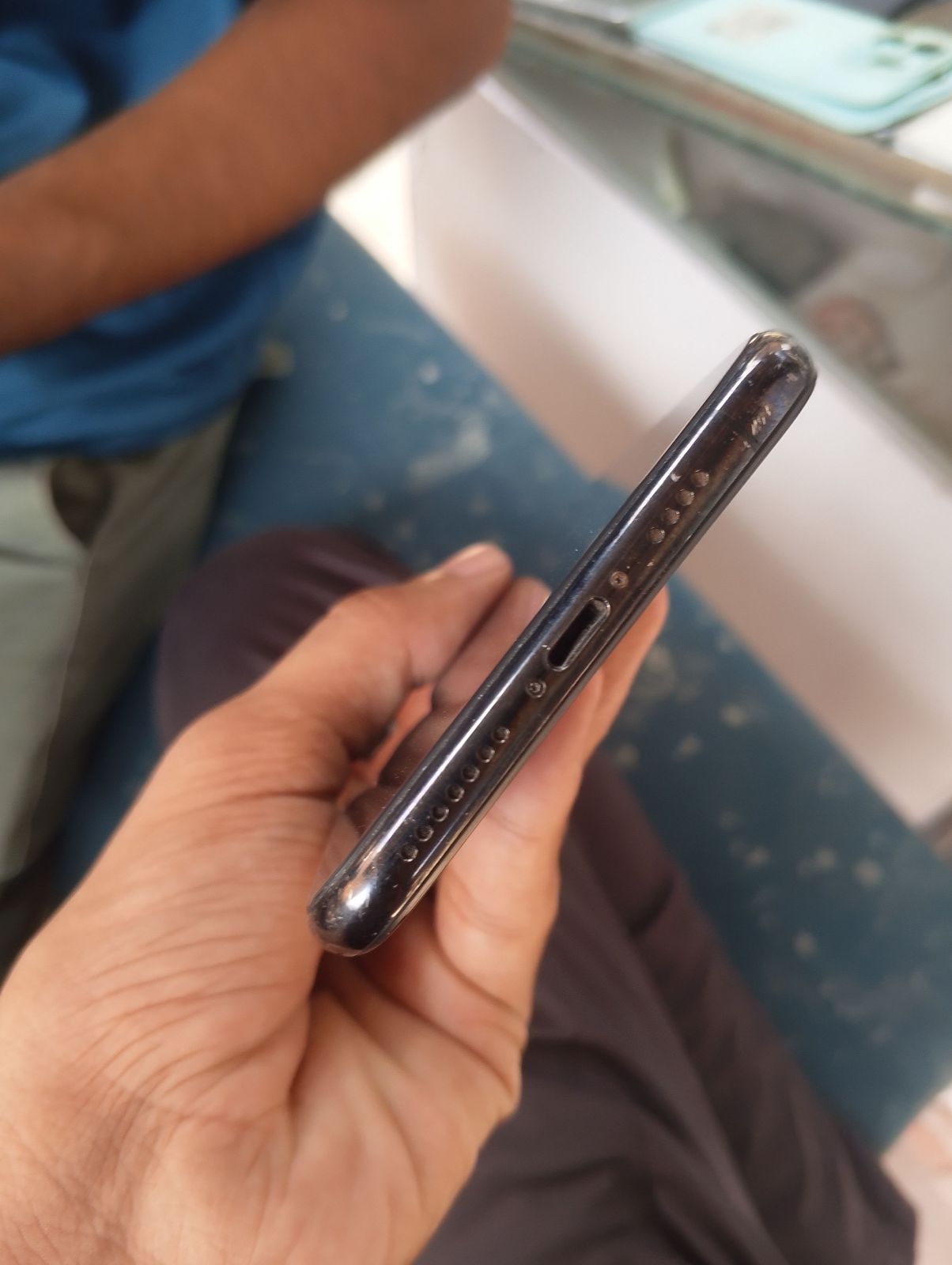 iPhone XS Max · 64GB - photo 4