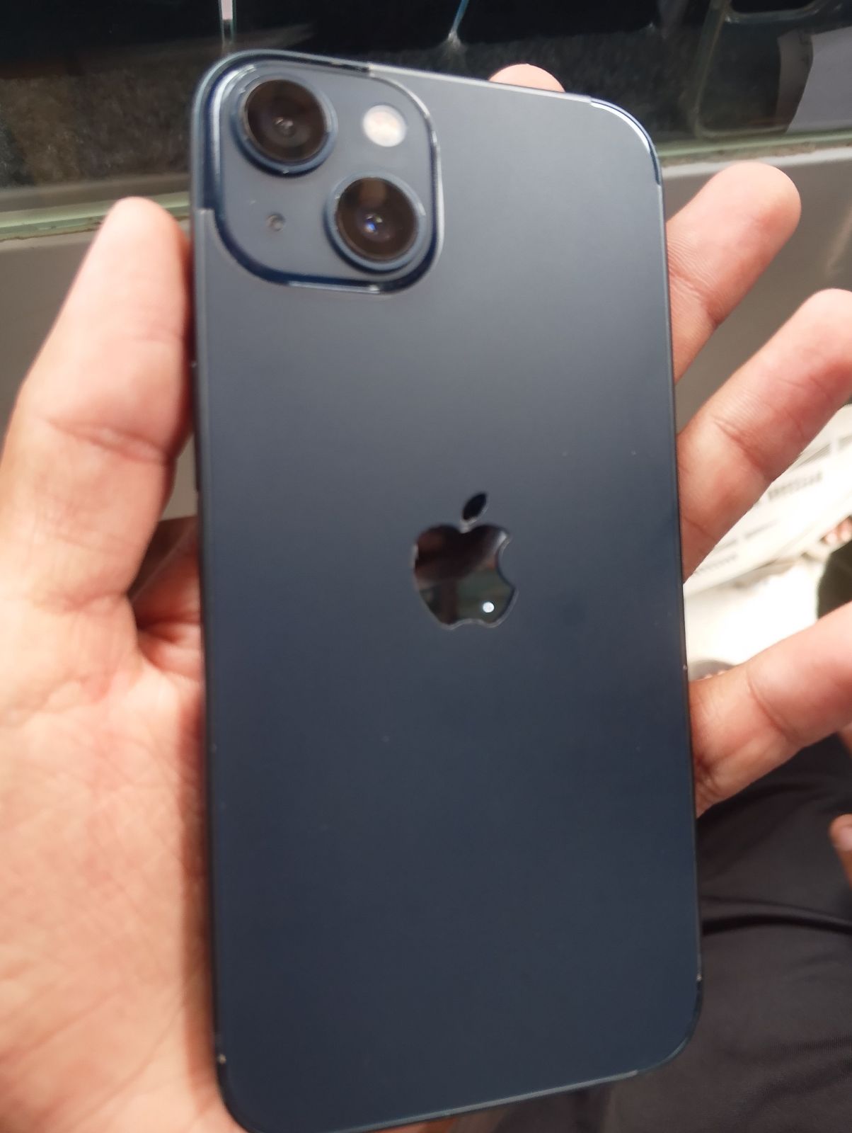 iPhone 13 · 128GB - photo 1