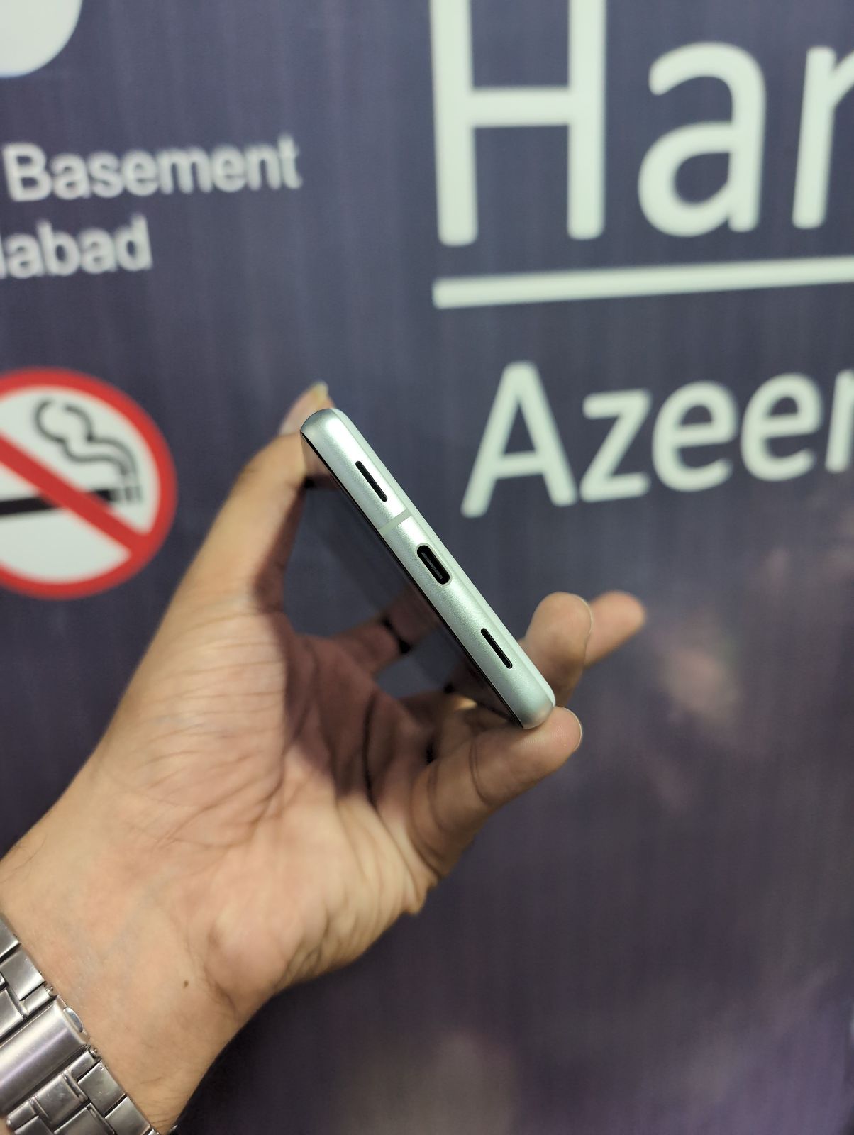Pixel 7a · 8GB / 128GB - photo 3