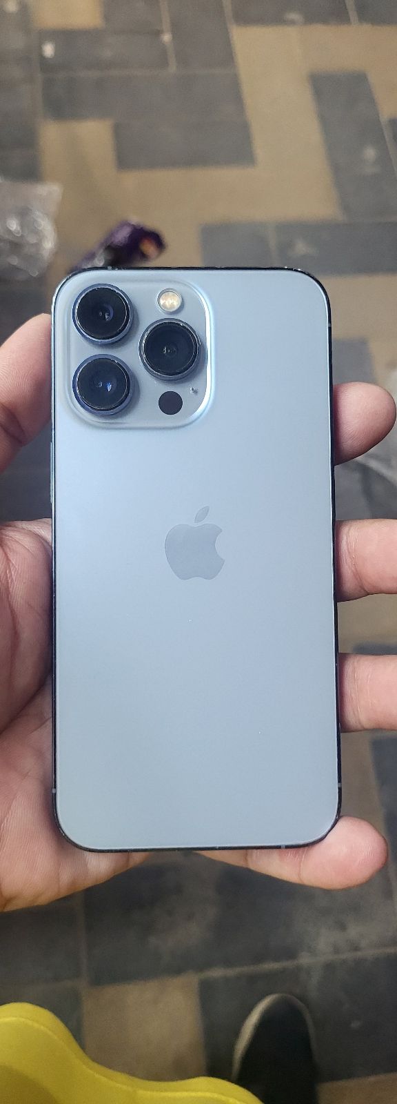 iPhone 13 Pro · 128GB - photo 1