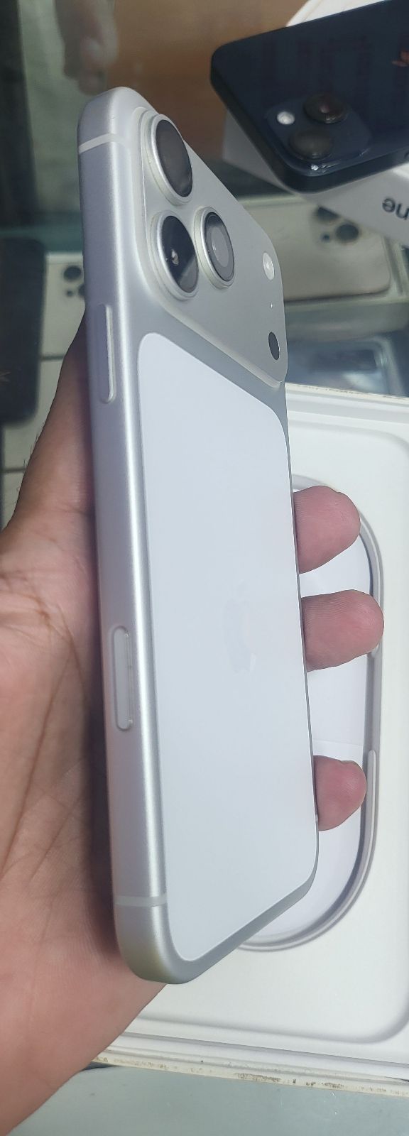 iPhone 17 Pro Max · 256GB - photo 3