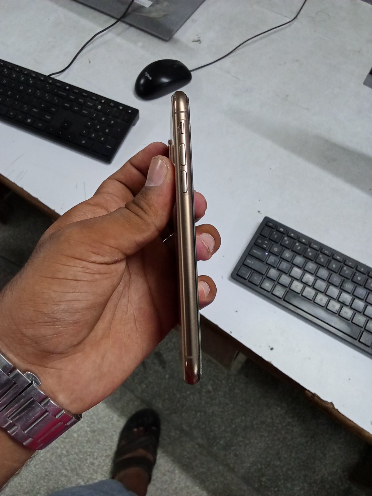 iPhone XS · 64GB - photo 3