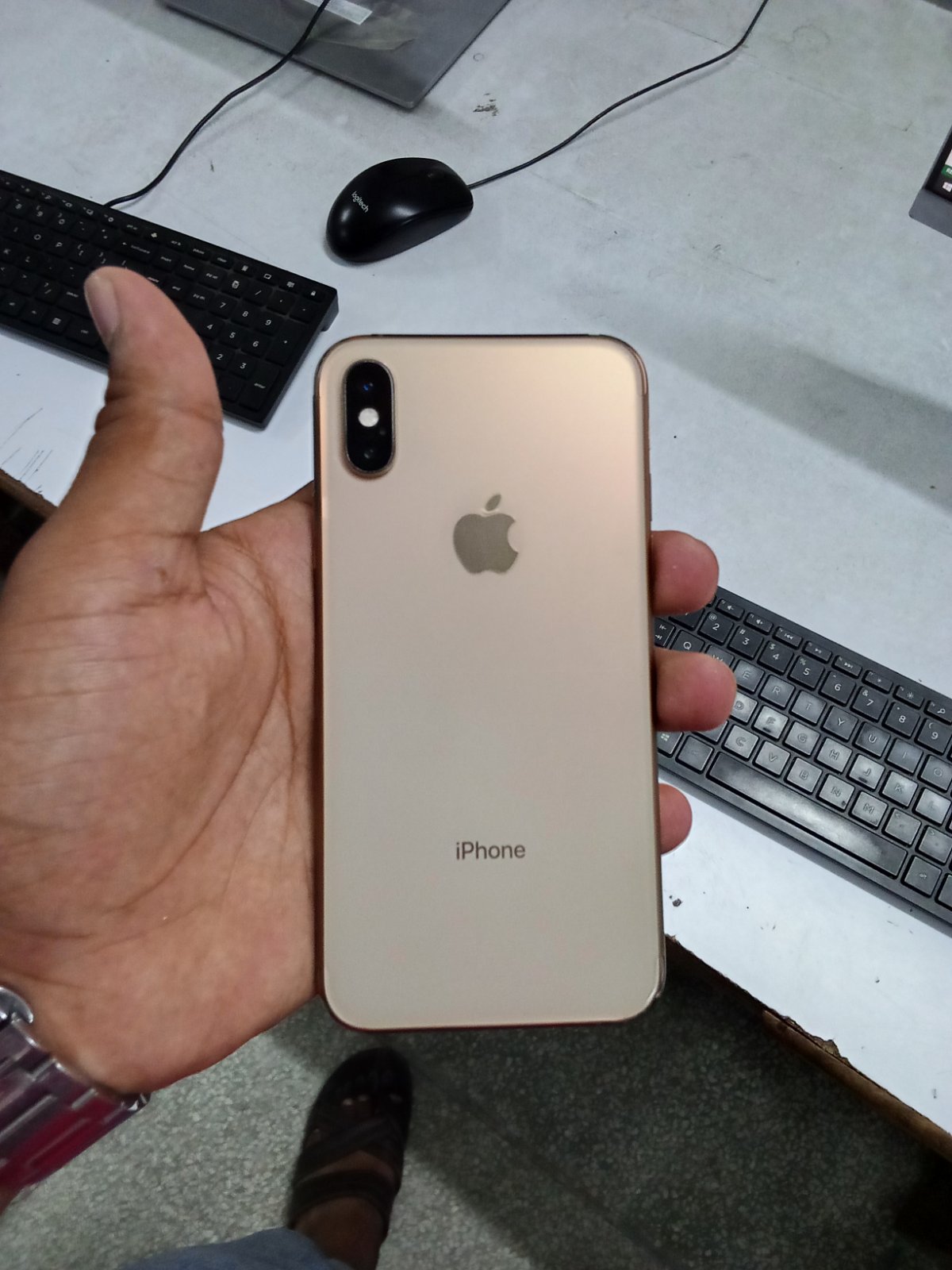 iPhone XS · 64GB - photo 4