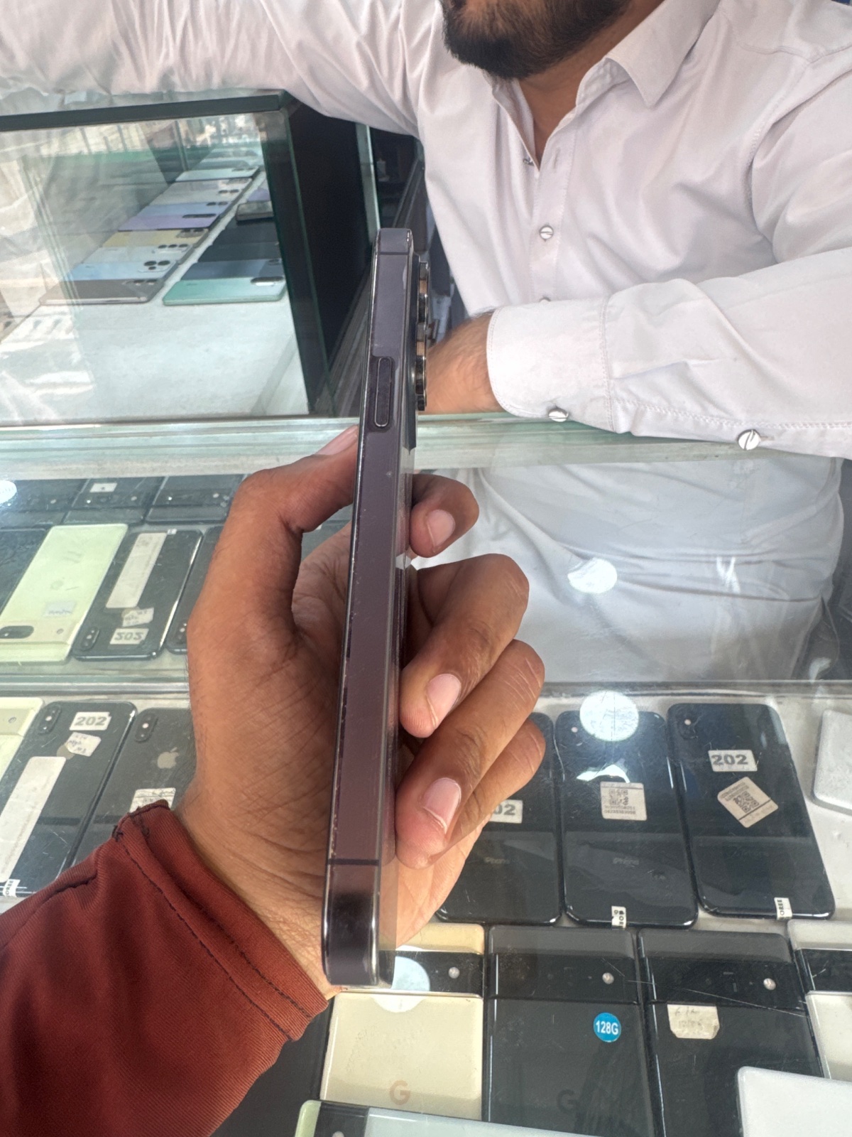 iPhone 14 Pro Max · 256GB - photo 3