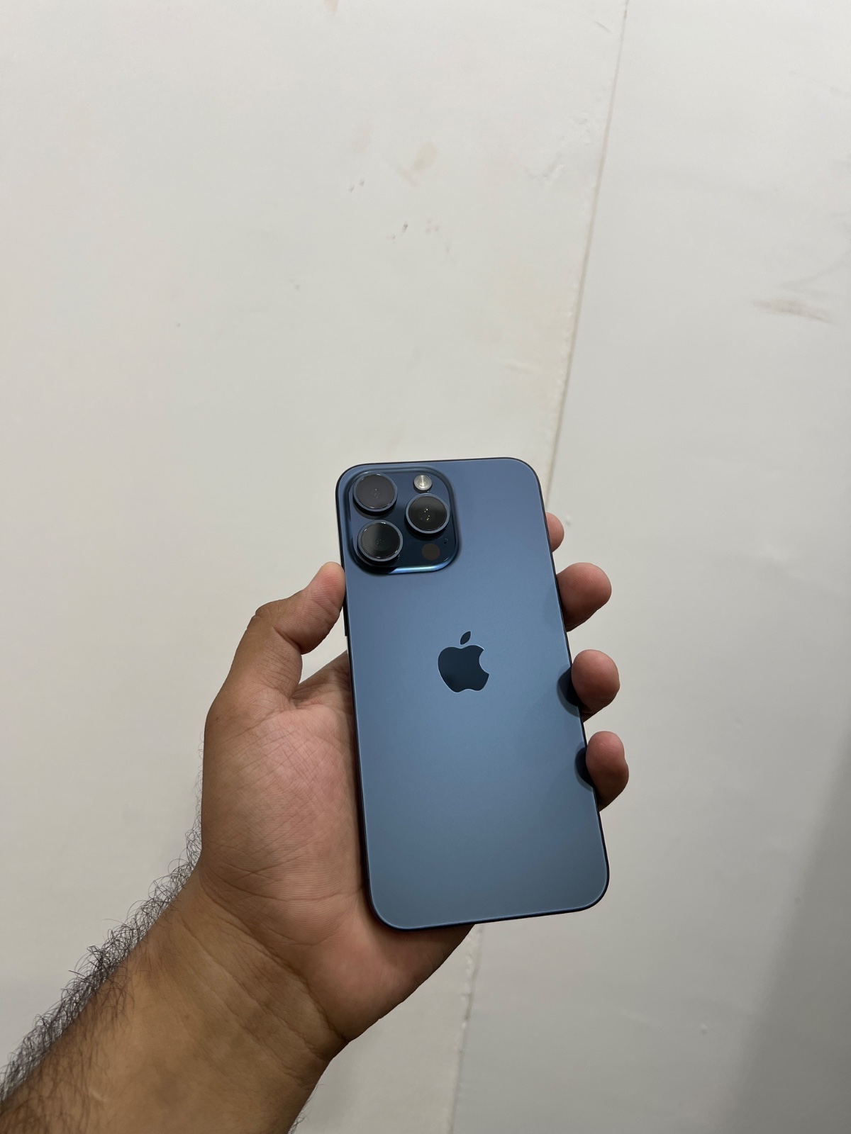 iPhone 15 Pro Max · 256GB - photo 1