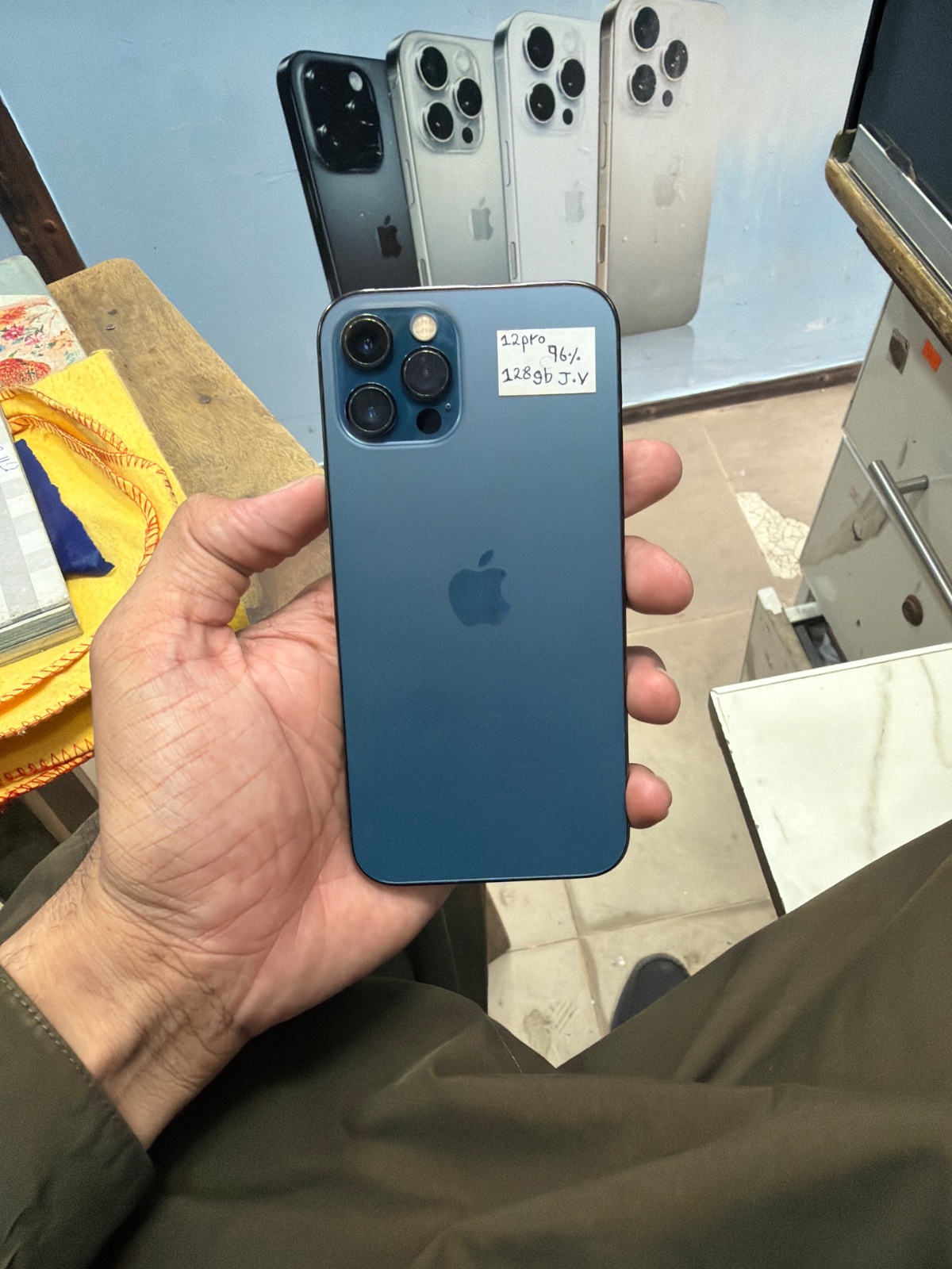 iPhone 12 Pro · 128GB - photo 1