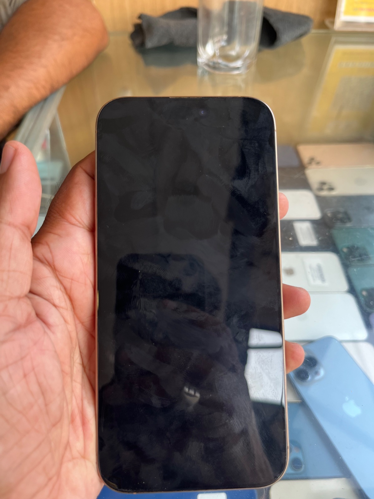 iPhone 16 Pro Max · 256GB - photo 4