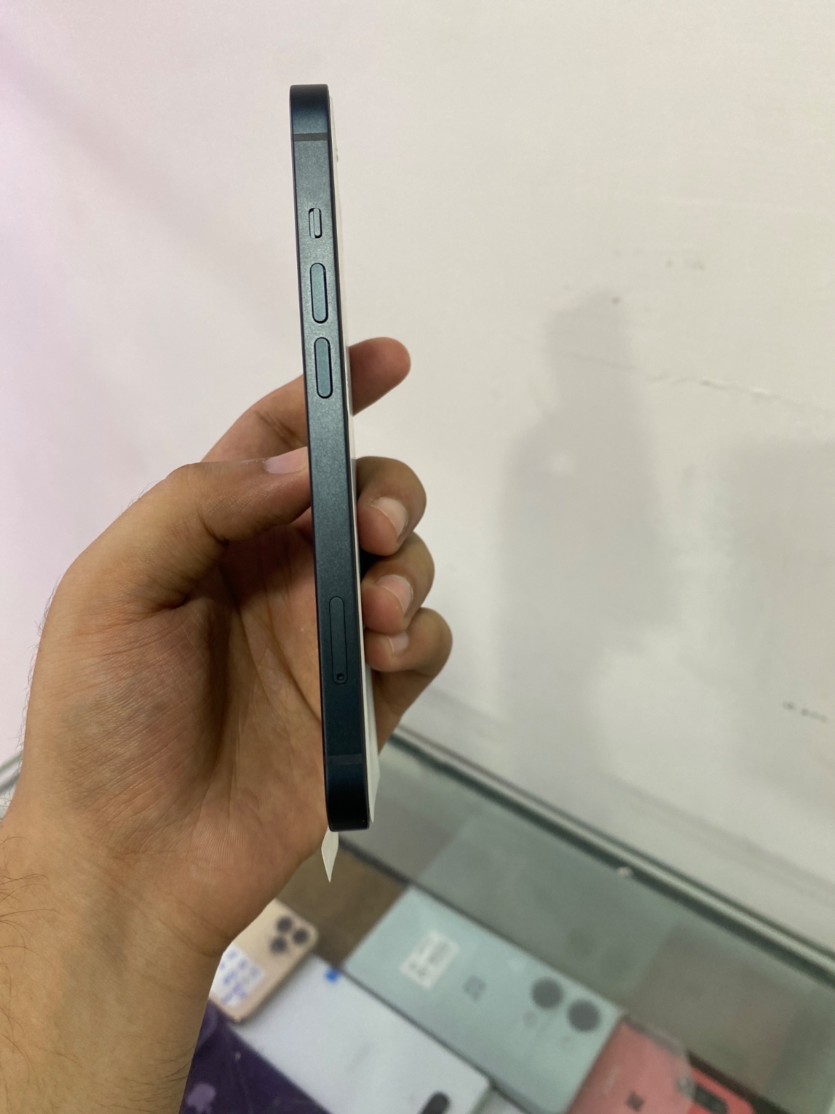 iPhone 13 · 128GB - photo 2