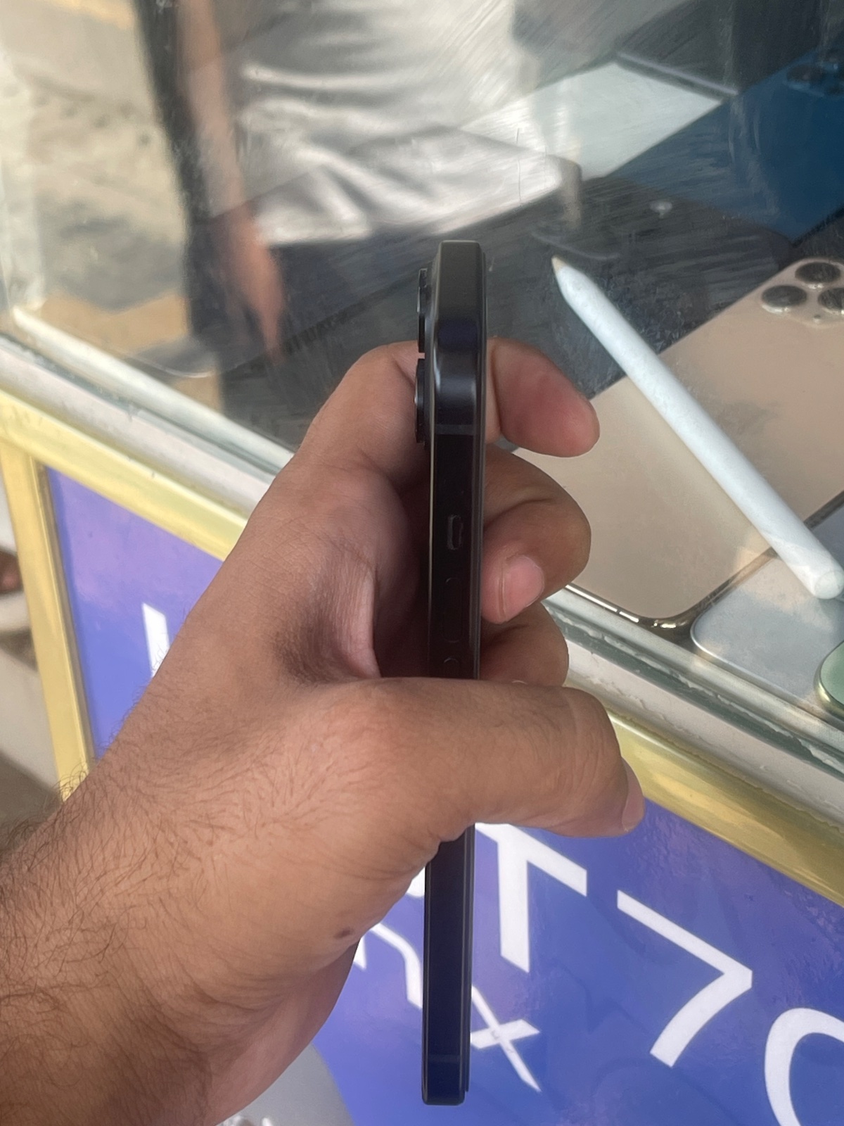 iPhone 15 · 128GB - photo 2