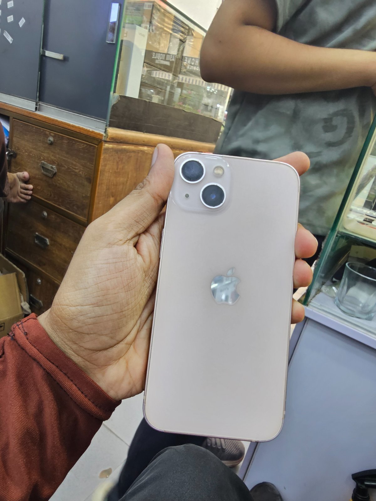 iPhone 13 · 128GB - photo 1
