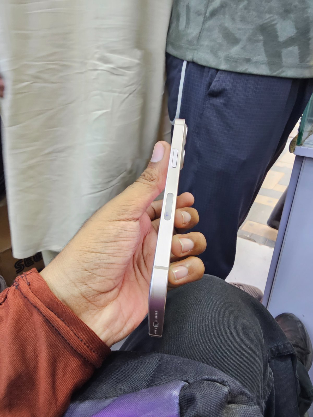 iPhone 13 · 128GB - photo 2