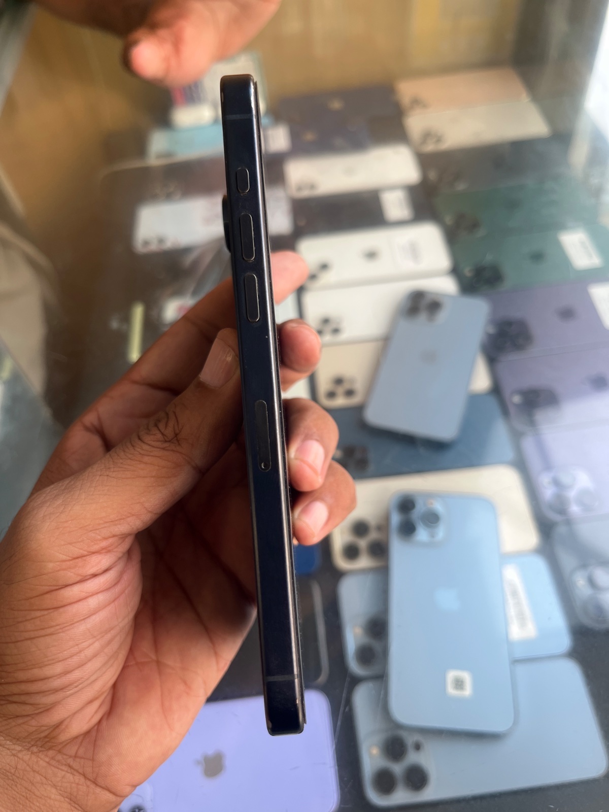 iPhone 15 Pro Max · 256GB - photo 3