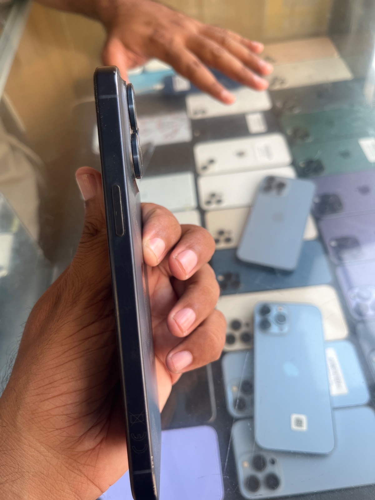 iPhone 15 Pro Max · 256GB - photo 4