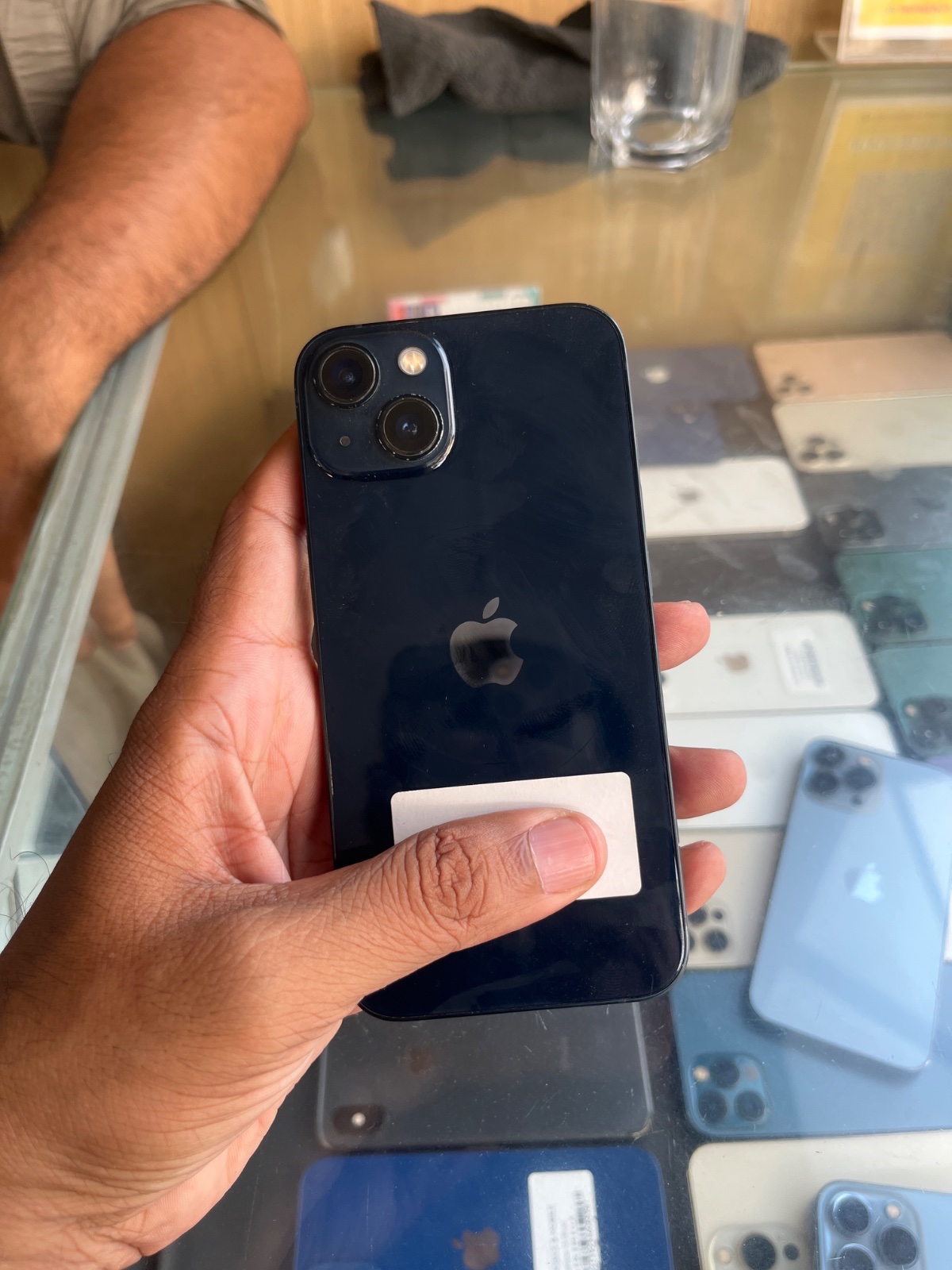 iPhone 13 · 128GB - photo 1