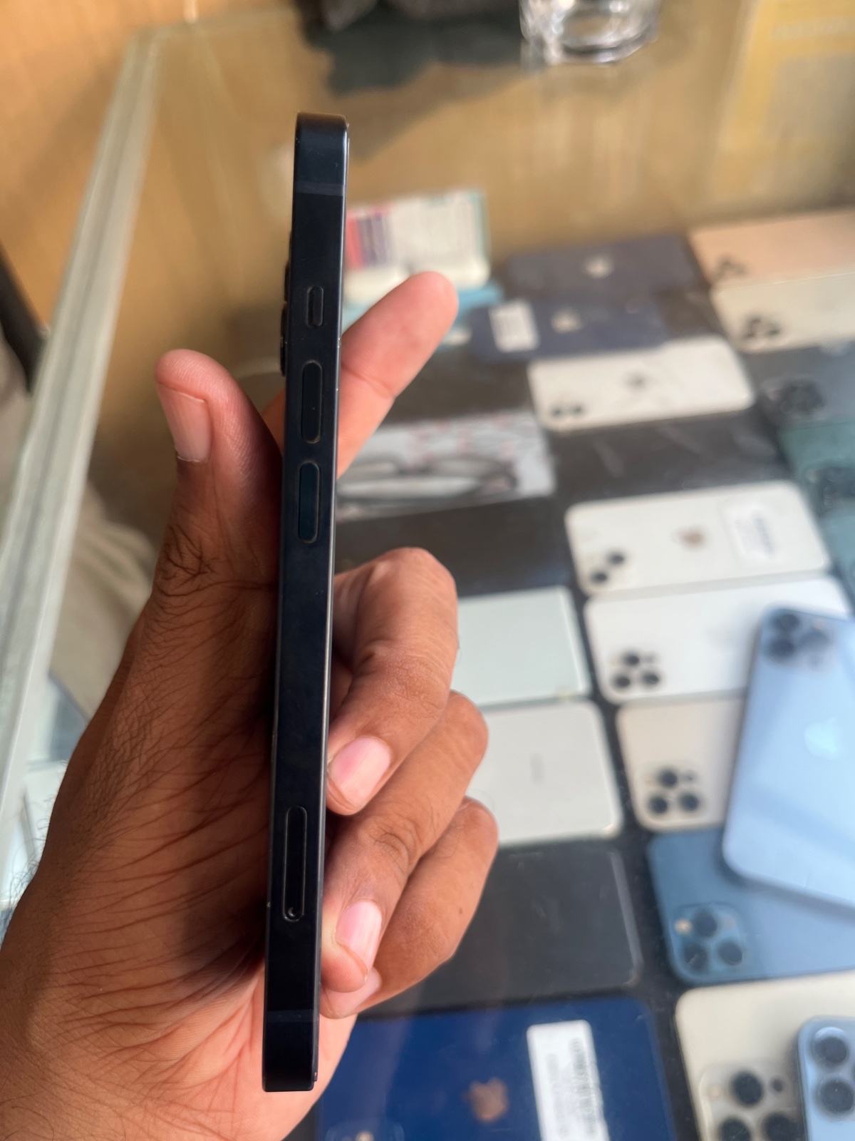 iPhone 13 · 128GB - photo 2