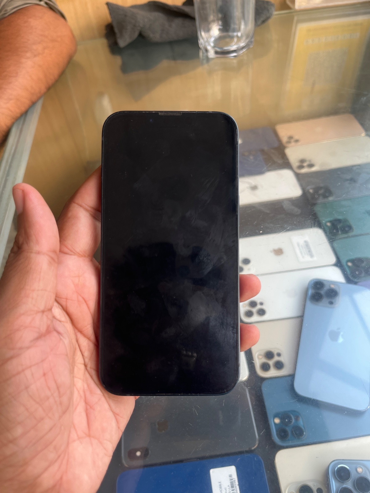 iPhone 13 · 128GB - photo 4