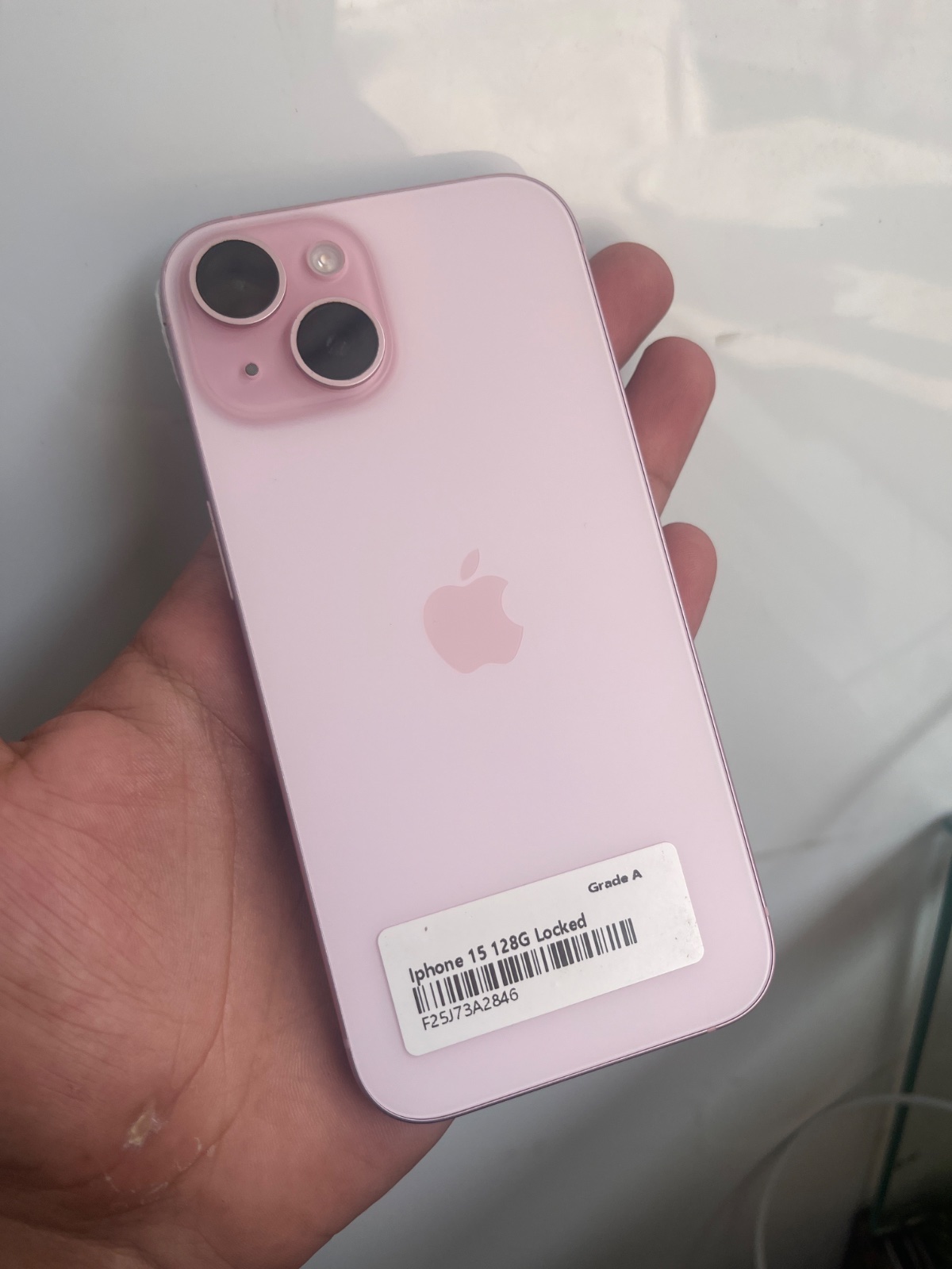 iPhone 15 · 128GB - photo 1