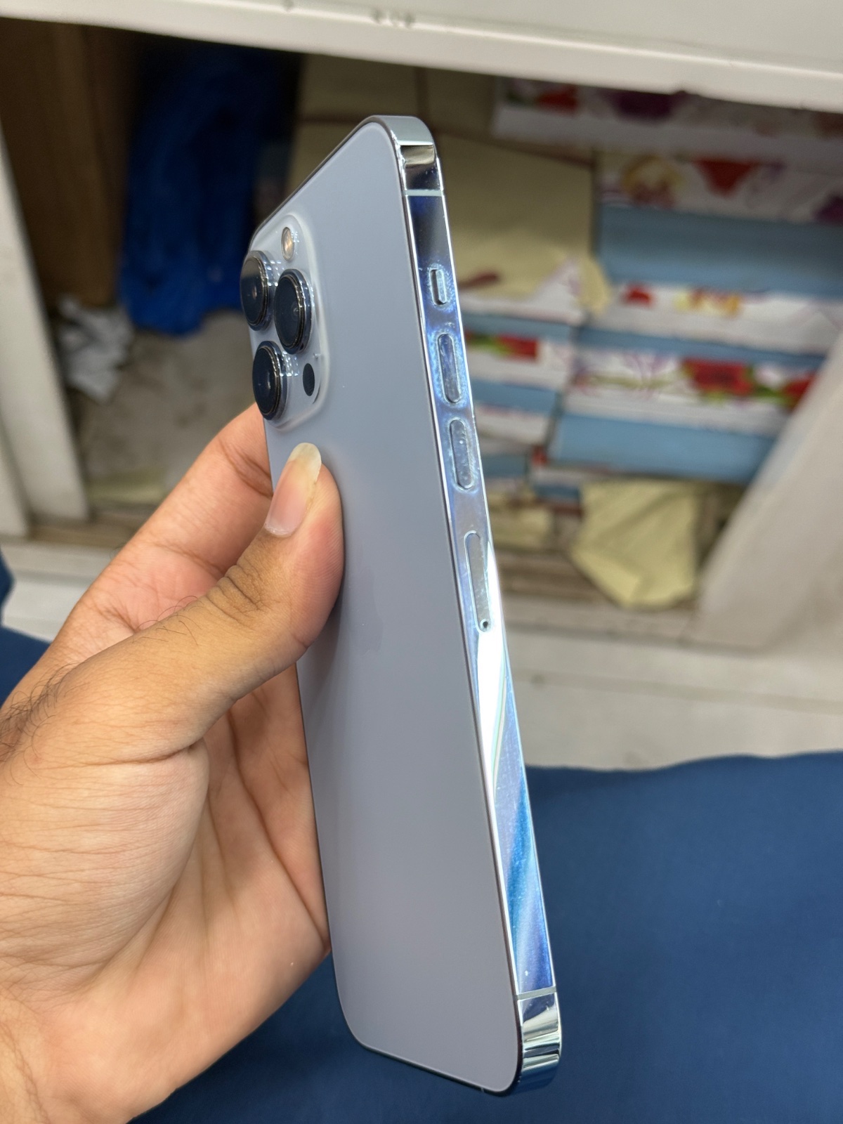 iPhone 13 Pro Max · 128GB - photo 4