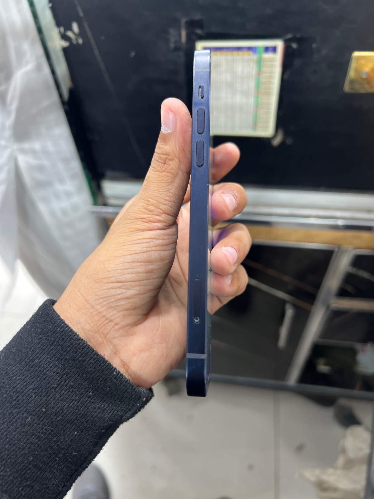 iPhone 12 · 64GB - photo 3