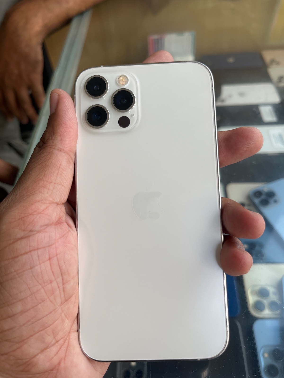 iPhone 12 Pro · 256GB - photo 3
