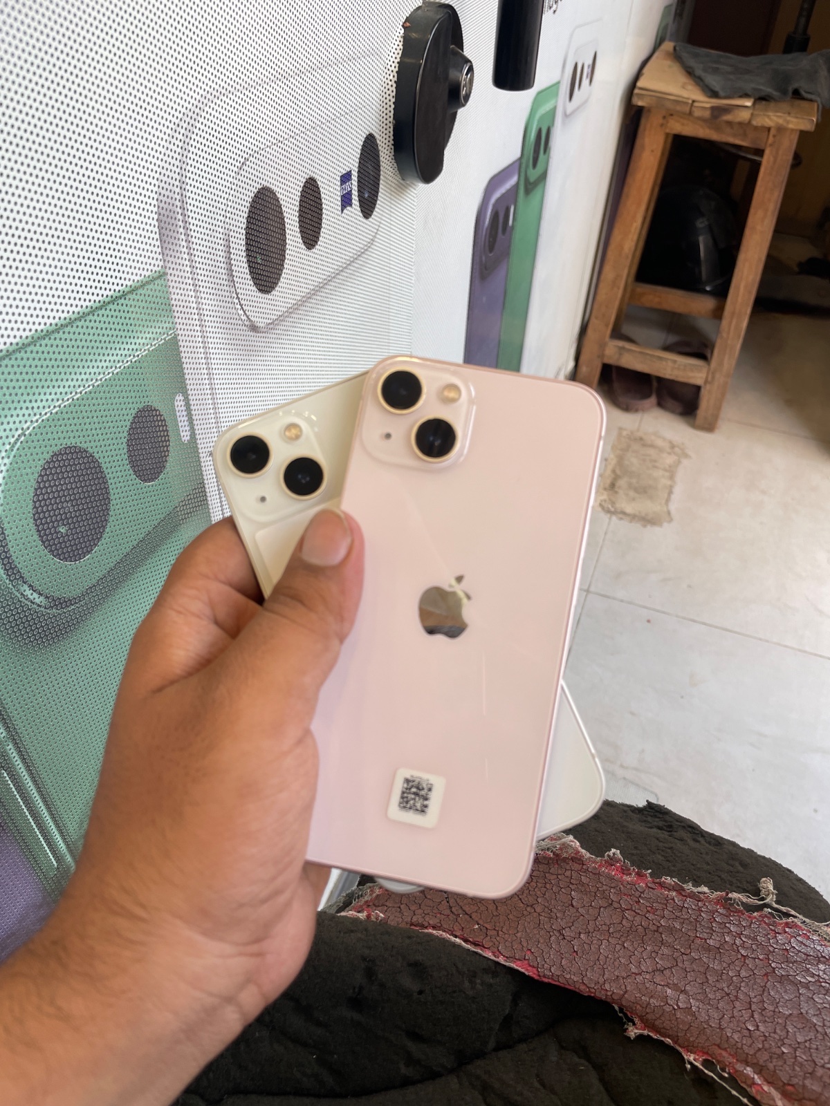 iPhone 13 · 128GB - photo 1