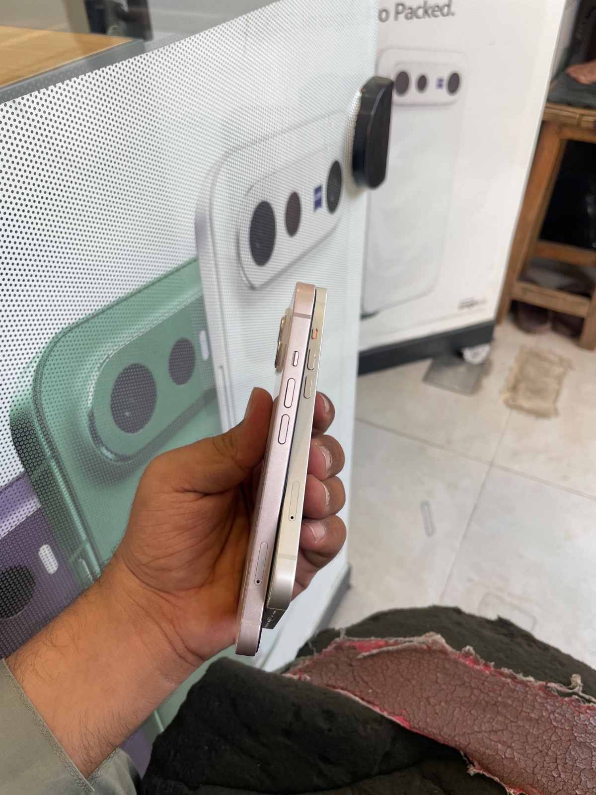 iPhone 13 · 128GB - photo 2