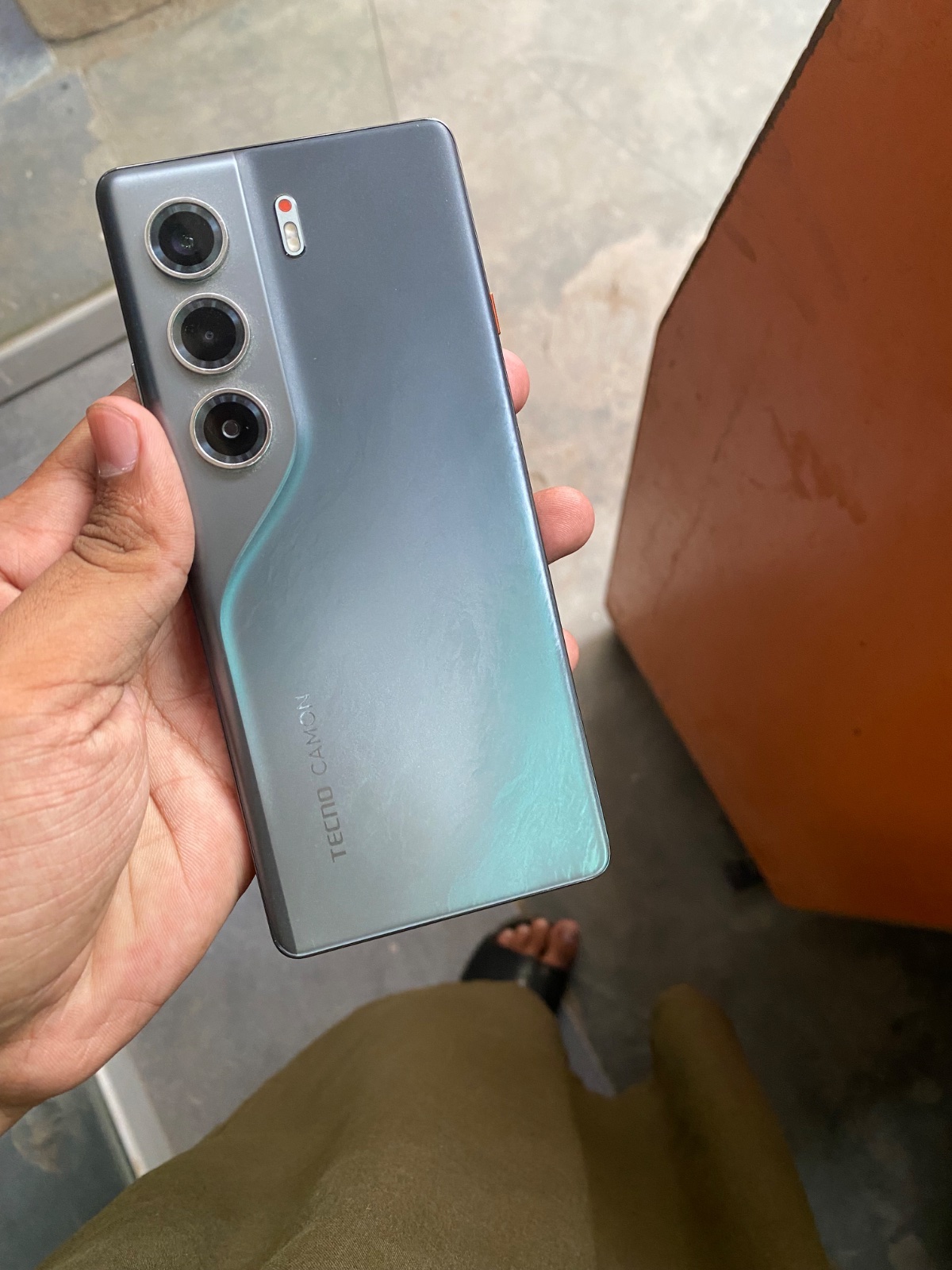 Tecno Camon 40 · 8GB / 256GB - photo 1