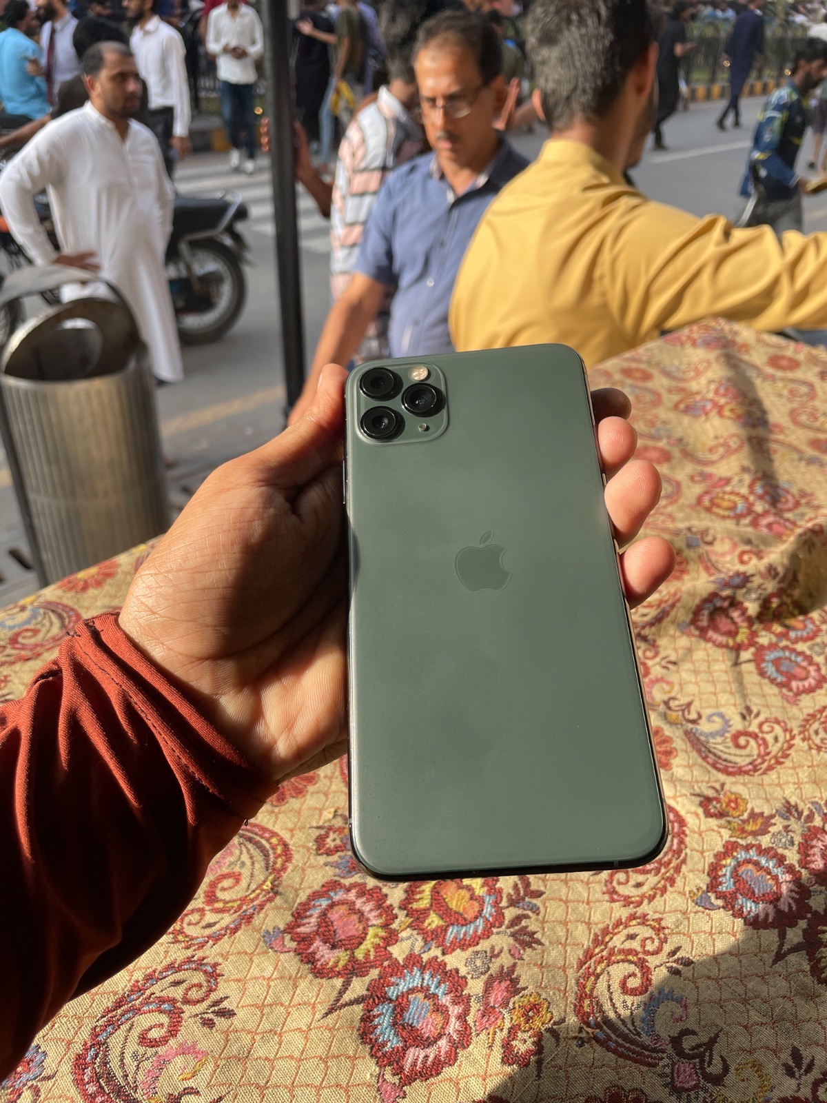 iPhone 11 Pro Max · 256GB - photo 1