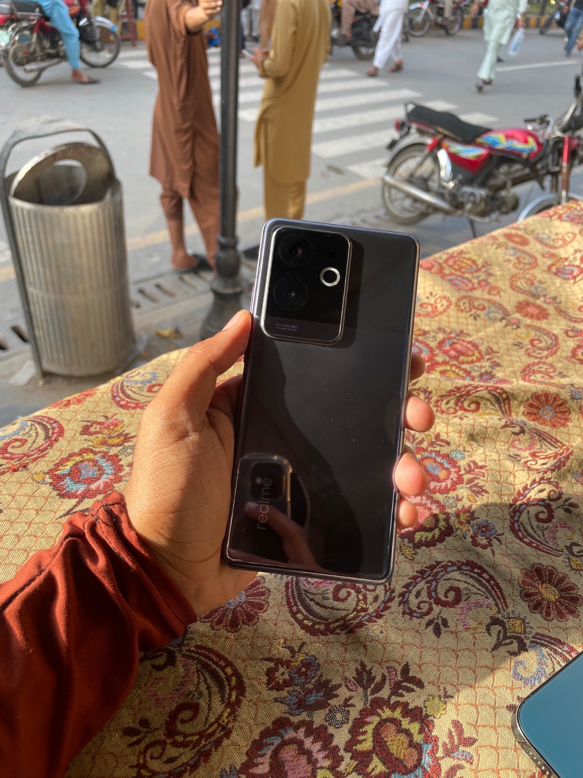 Realme GT 6 · 12GB / 256GB - photo 1