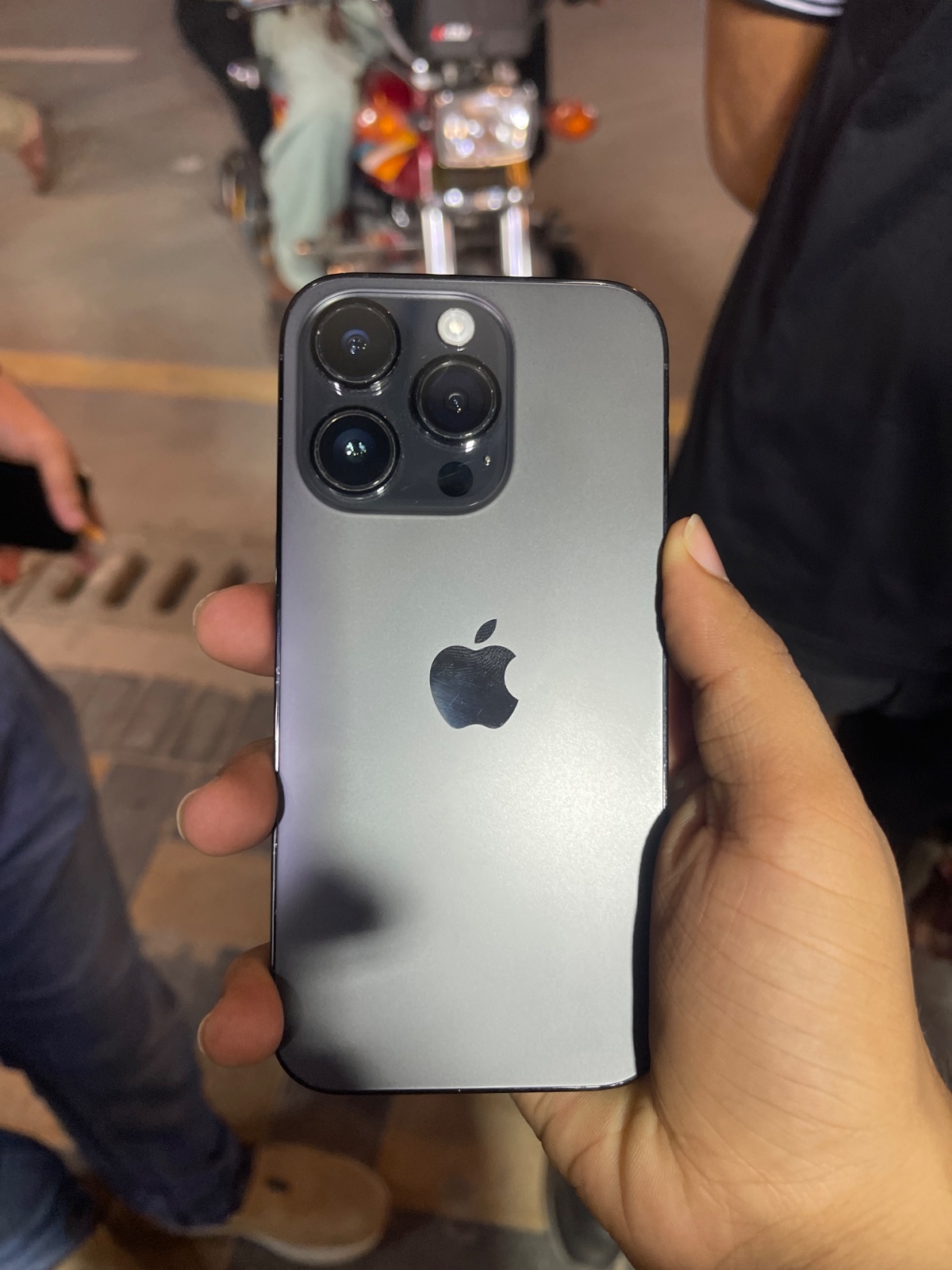 iPhone 14 Pro · 128GB - photo 1