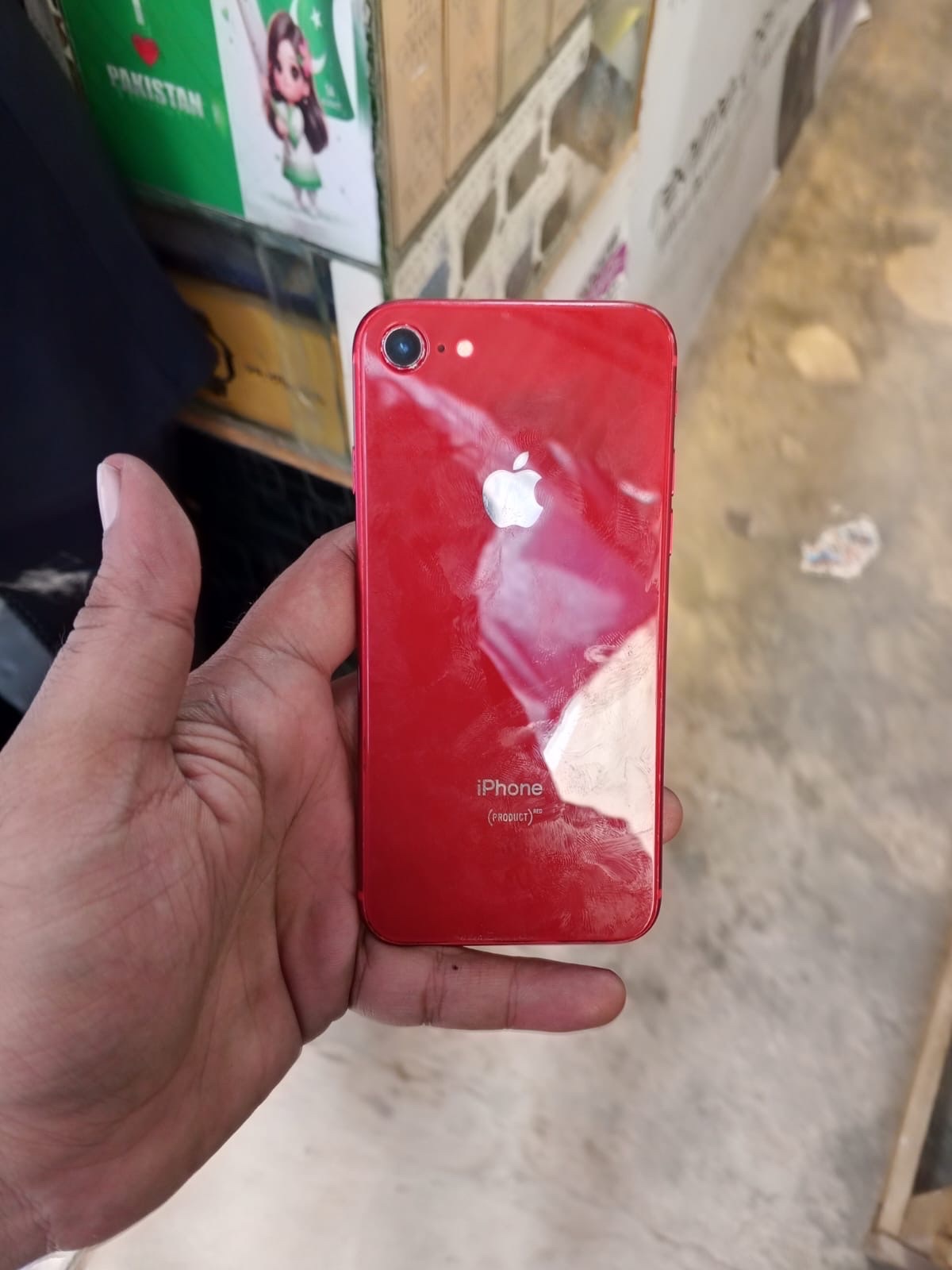 iPhone 8 · 64GB - photo 1