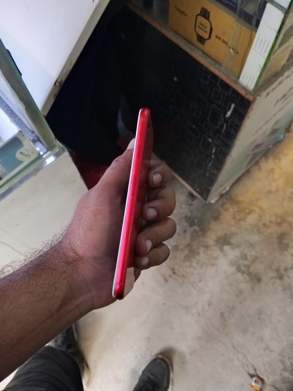iPhone 8 · 64GB - photo 3