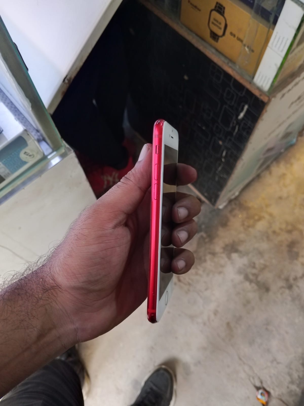 iPhone 8 · 64GB - photo 2