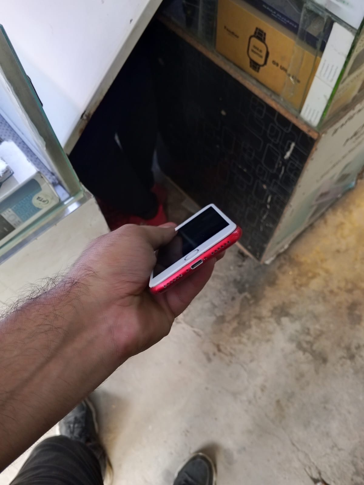 iPhone 8 · 64GB - photo 4