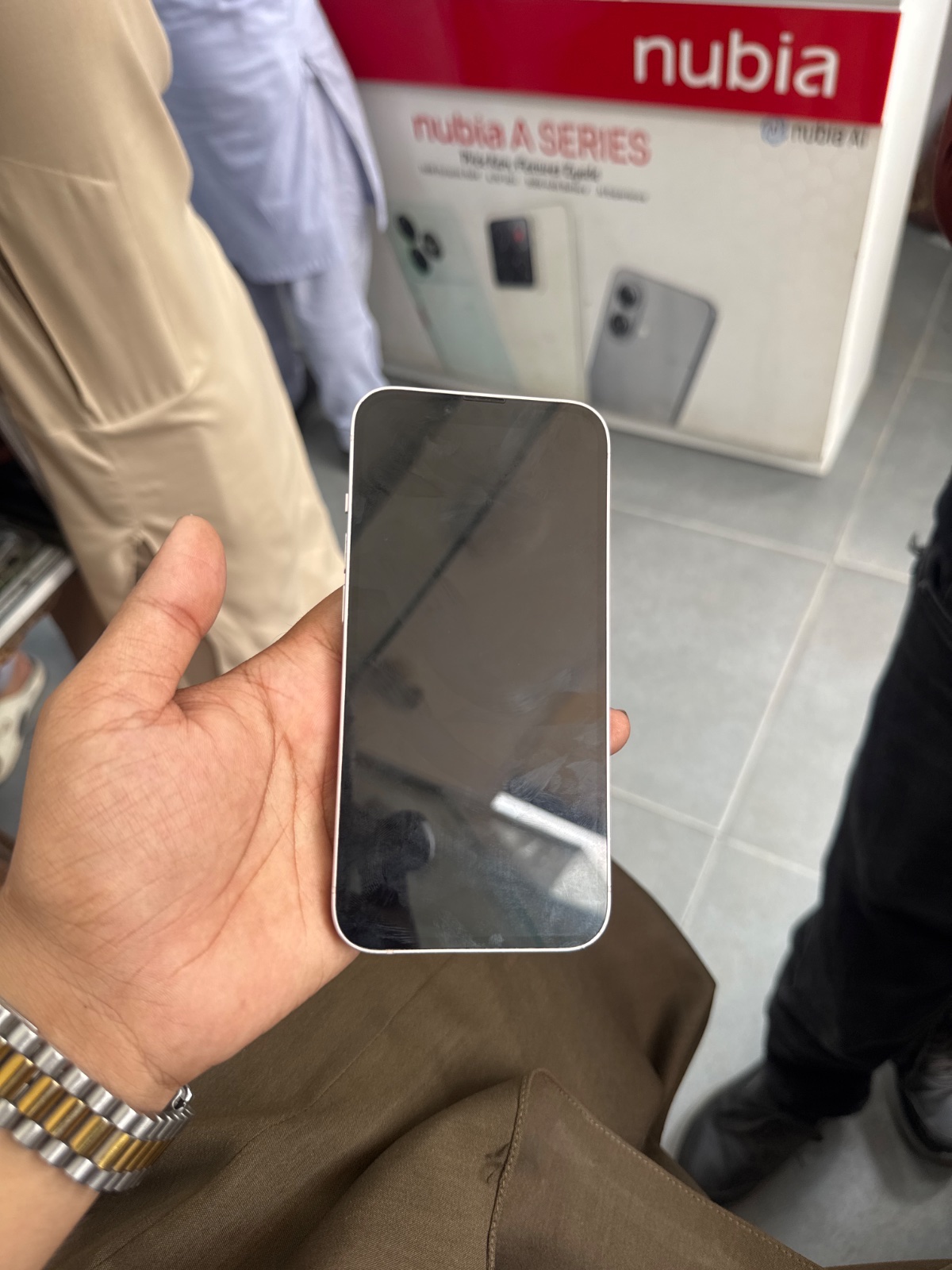 iPhone 13 · 128GB - photo 2