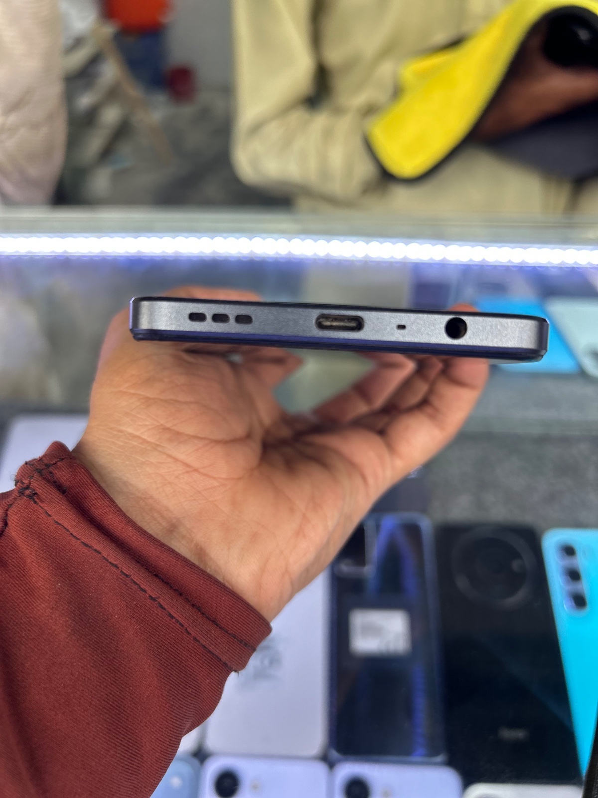 Oppo A3 · 6GB / 128GB - photo 5
