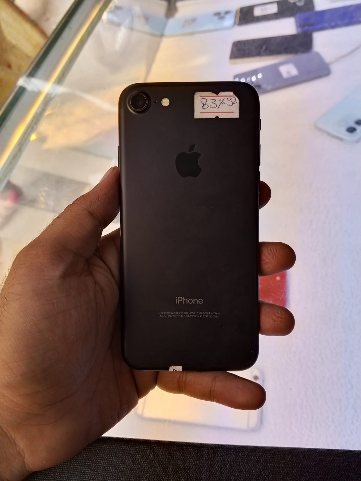 iPhone 7 · 32GB - photo 1
