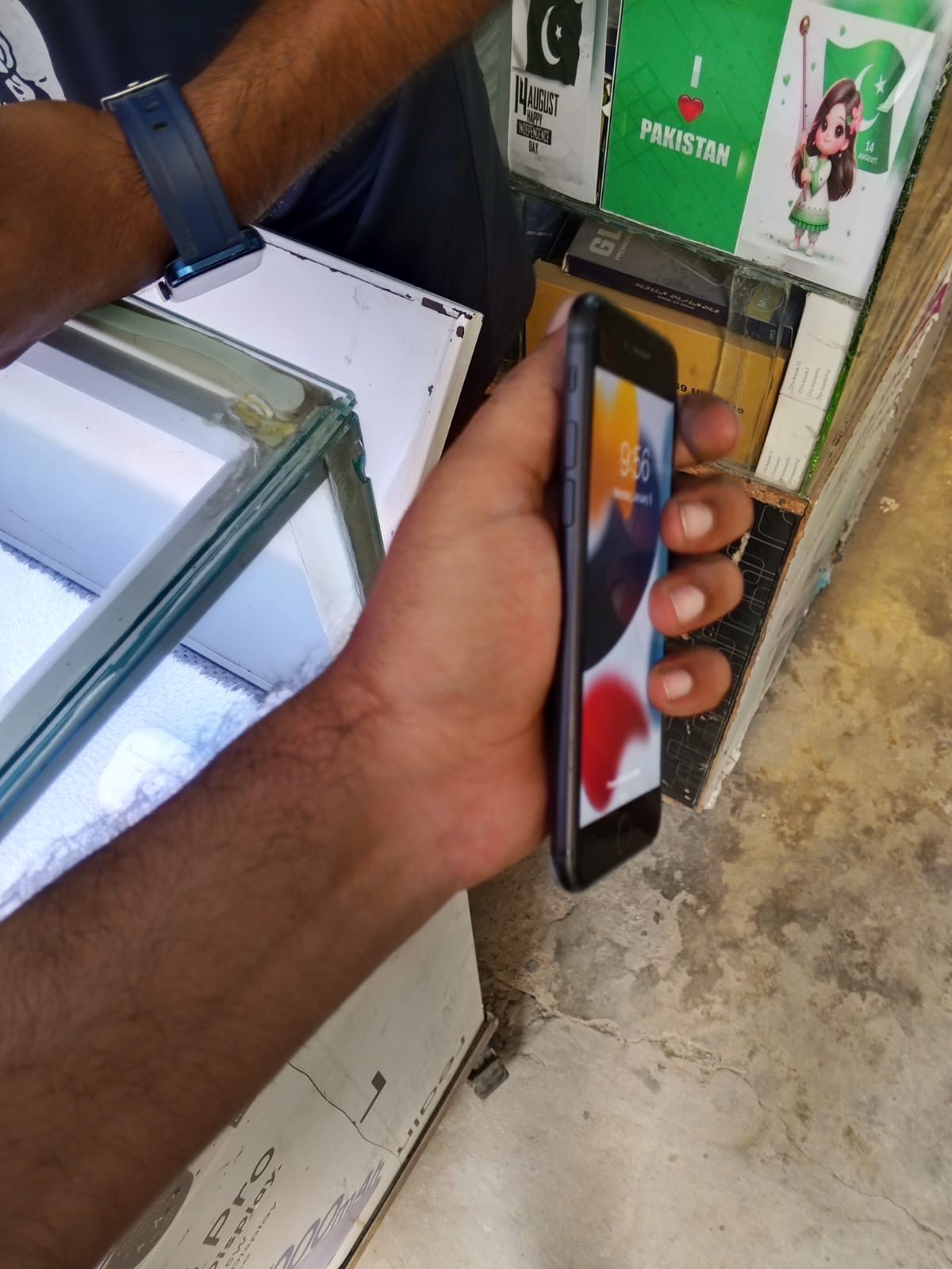 iPhone 7 · 32GB - photo 2