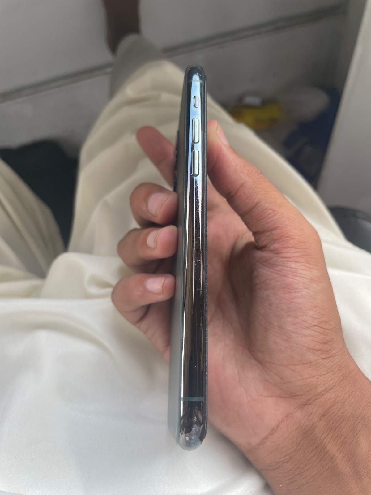 iPhone 11 Pro · 64GB - photo 2