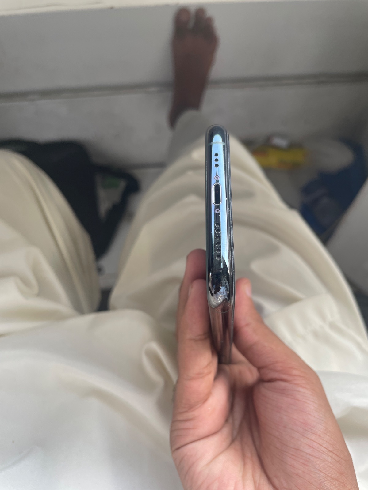 iPhone 11 Pro · 64GB - photo 3